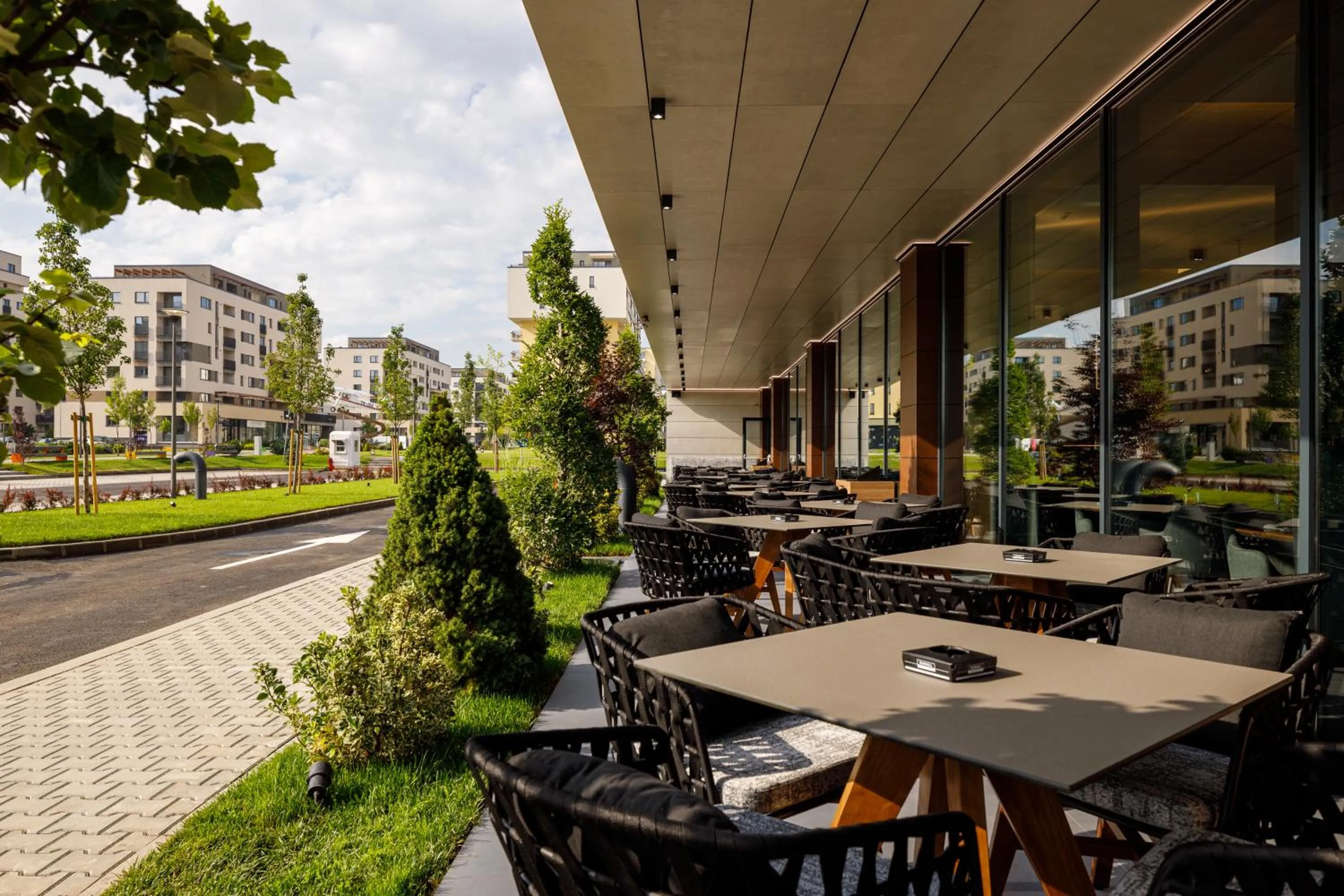 Restaurant/places to eat in Qosmo Brasov Hotel