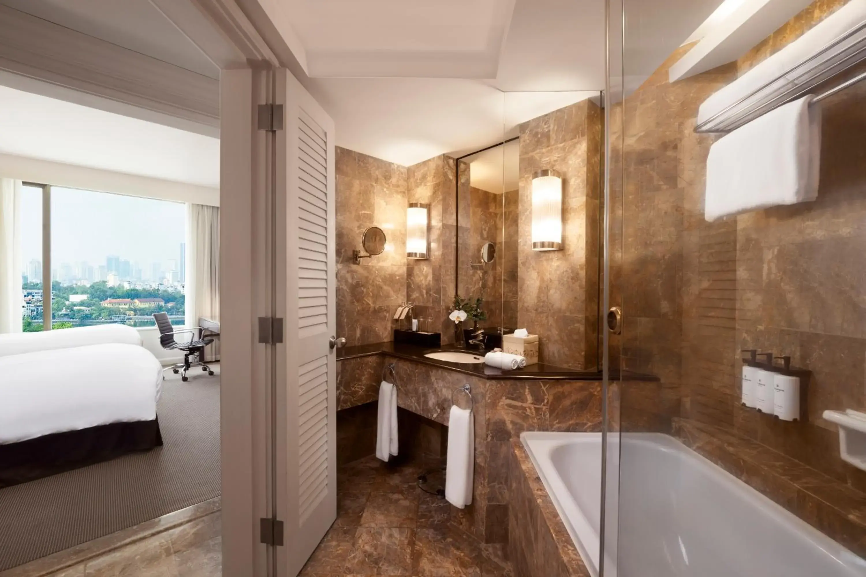 Pacific Club King Room with Lake View in Pan Pacific Hanoi Pacific Club King Room with Lake View in Pan Pacific Hanoi