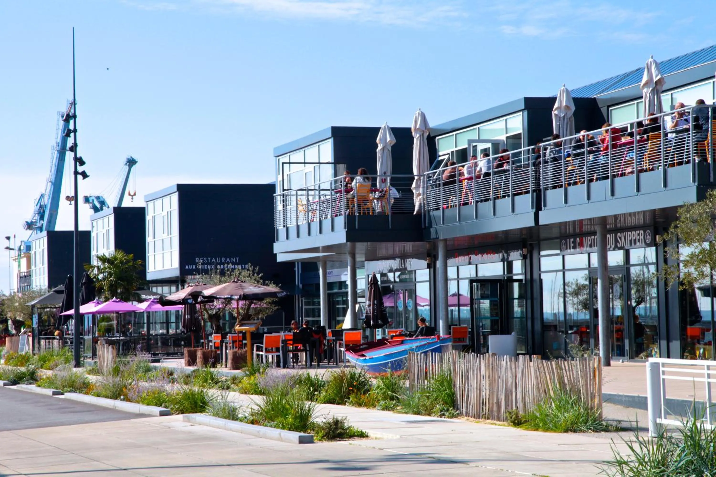 Off site in ibis Styles Brest Centre Port