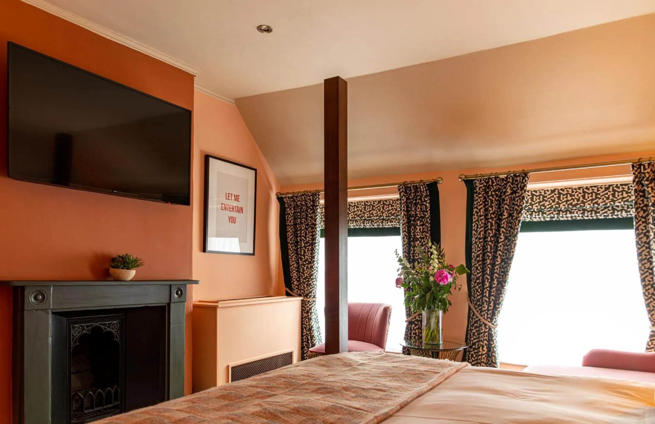 Bed in Ingleside House