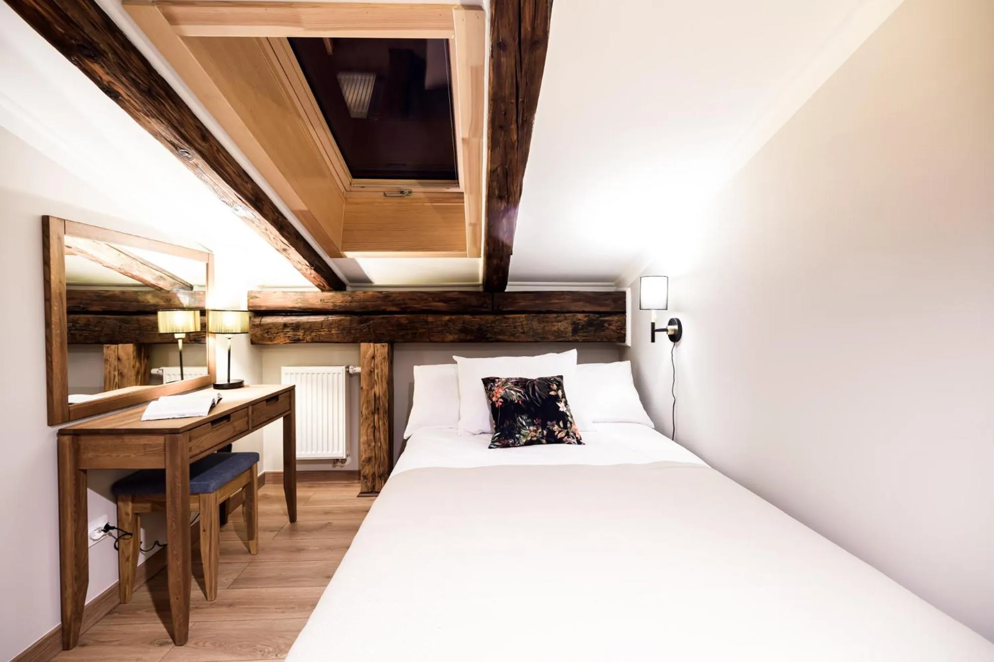 Bed in Apart Residence Ariańska 16 by NEARTO PL