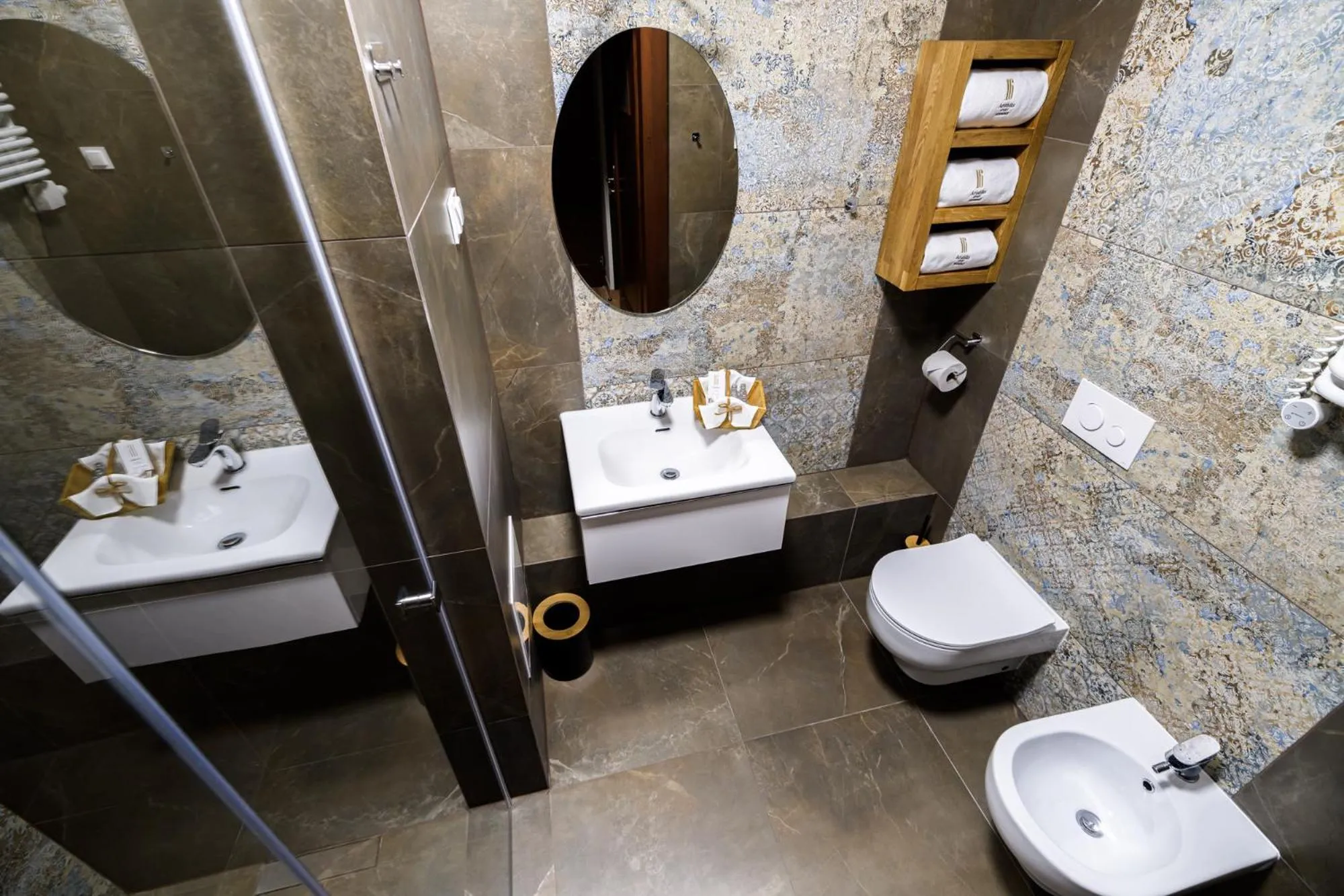 Bathroom in Apart Residence Ariańska 16 by NEARTO PL