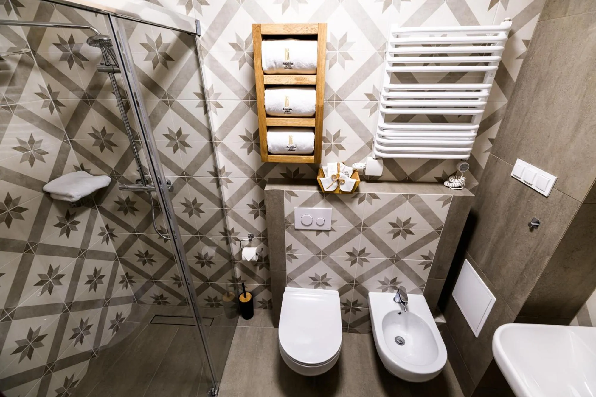 Bathroom in Apart Residence Ariańska 16 by NEARTO PL