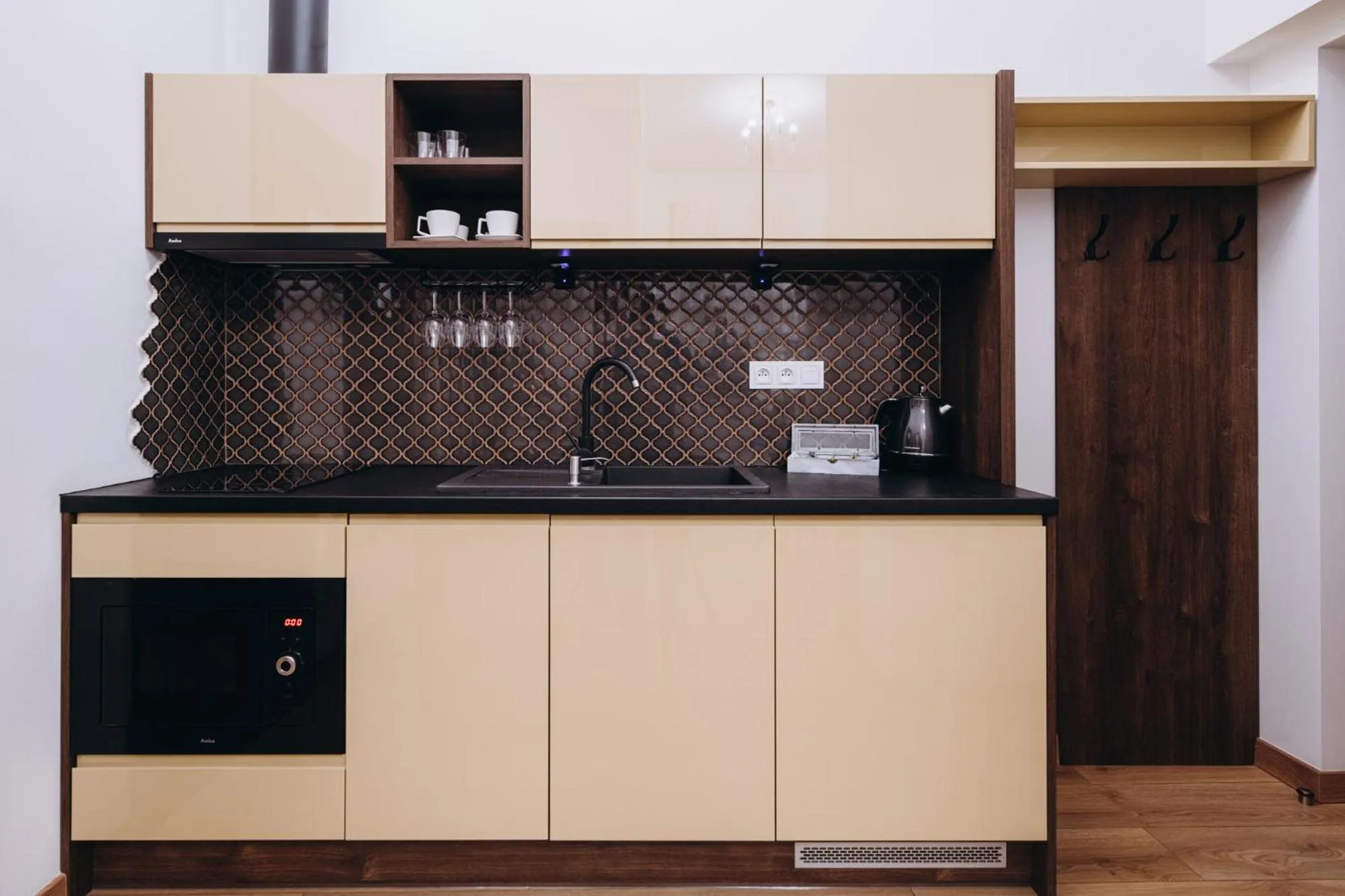 Kitchen or kitchenette in Apart Residence Ariańska 16 by NEARTO PL