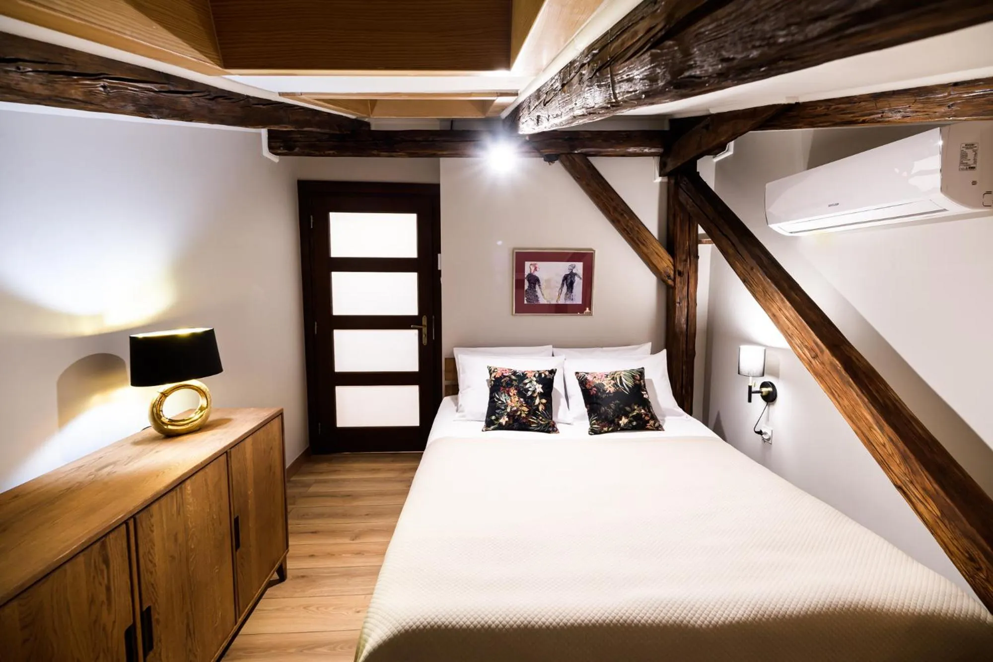 Bed in Apart Residence Ariańska 16 by NEARTO PL