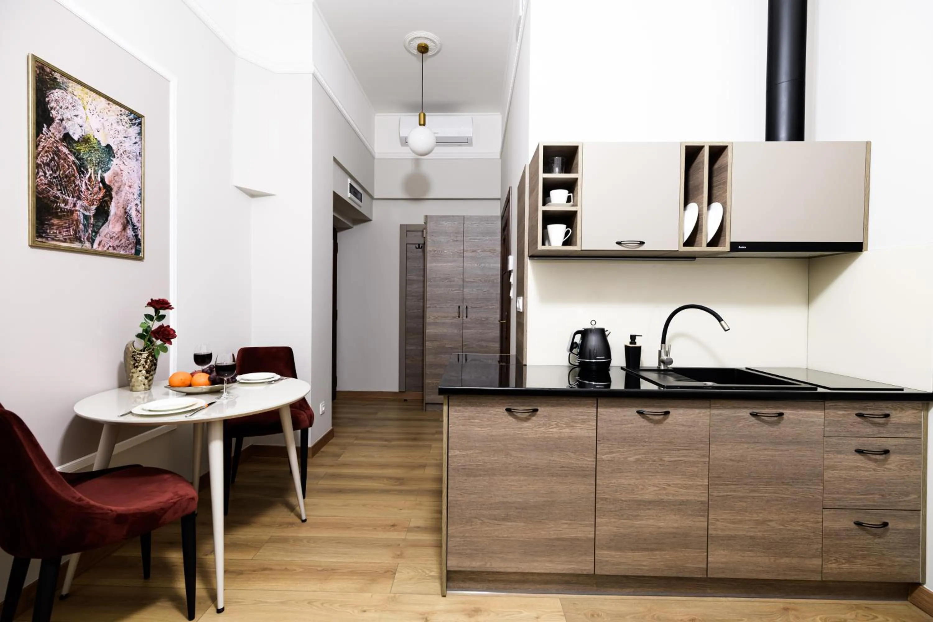 Kitchen or kitchenette in Apart Residence Ariańska 16 by NEARTO PL