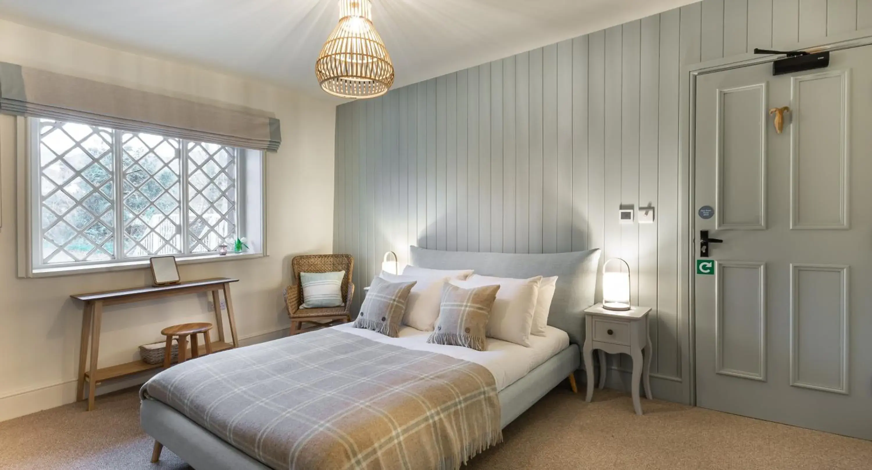 Double Room with Mountain View in Griffin Inn Double Room with Mountain View in Griffin Inn