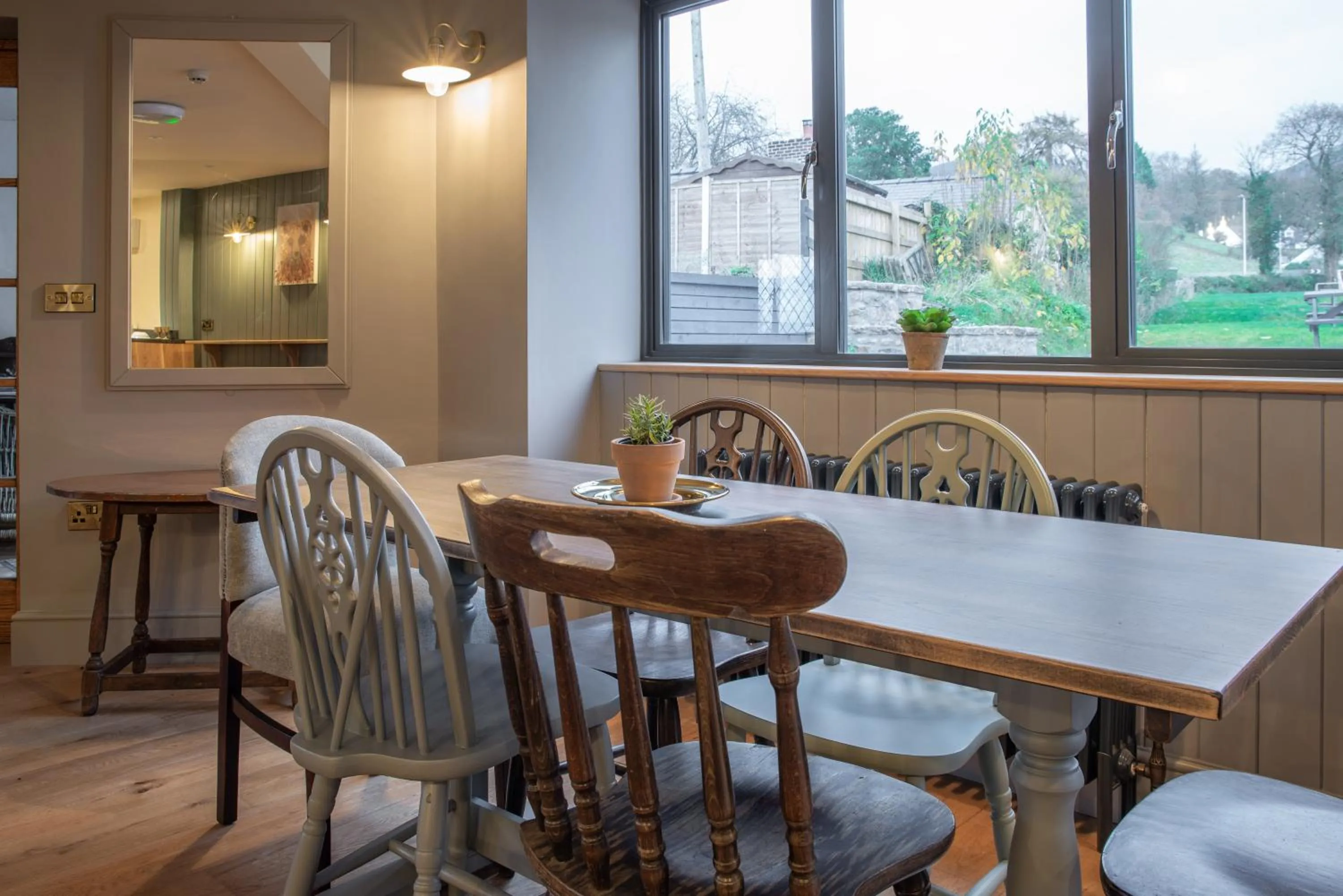 Restaurant/places to eat in Griffin Inn