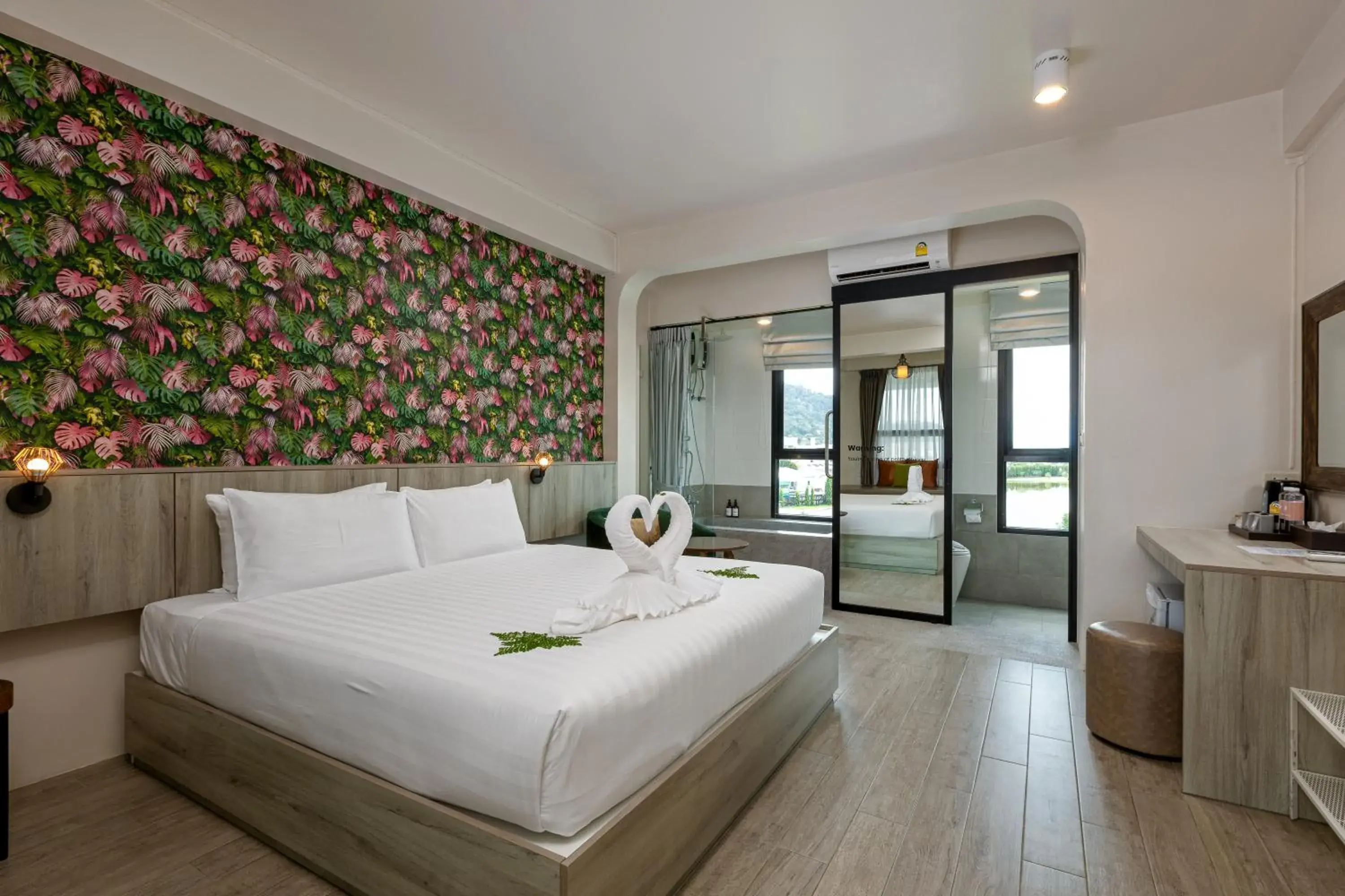 King Room with View in Ang Pao Hotel Phuket King Room with View in Ang Pao Hotel Phuket