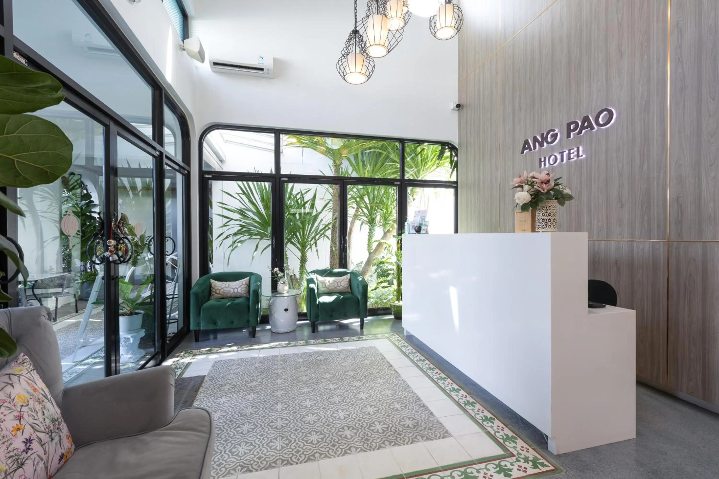 Lobby or reception in Ang Pao Hotel Phuket
