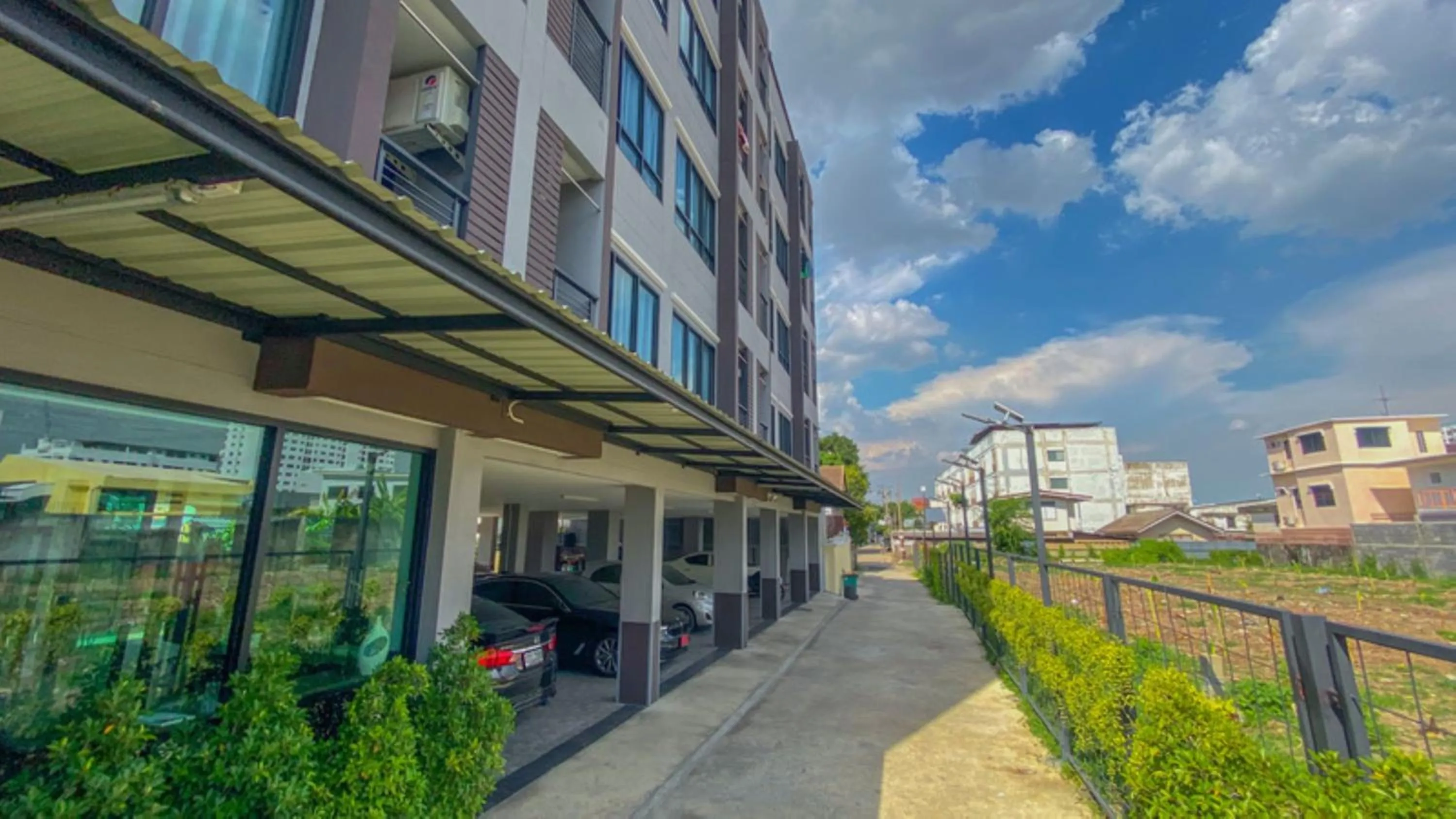 Property building in Plearnwan Deluxe Mansion