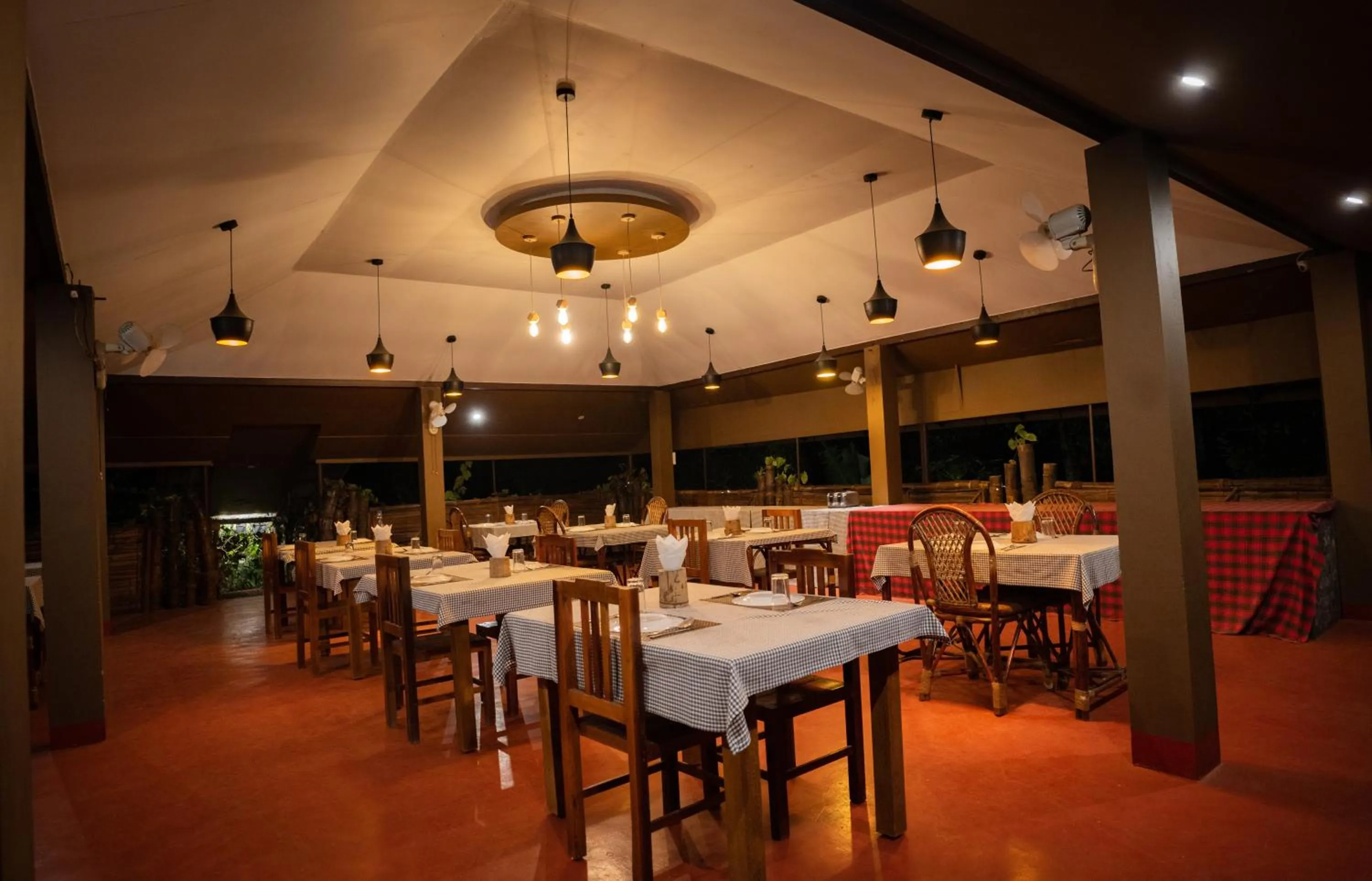 Restaurant/places to eat in Edens Munnar