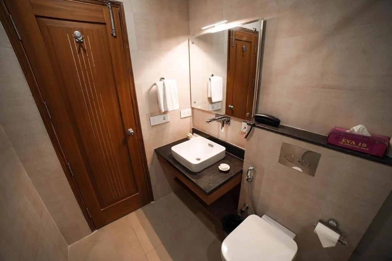 Bathroom in Hotel Le Amritam