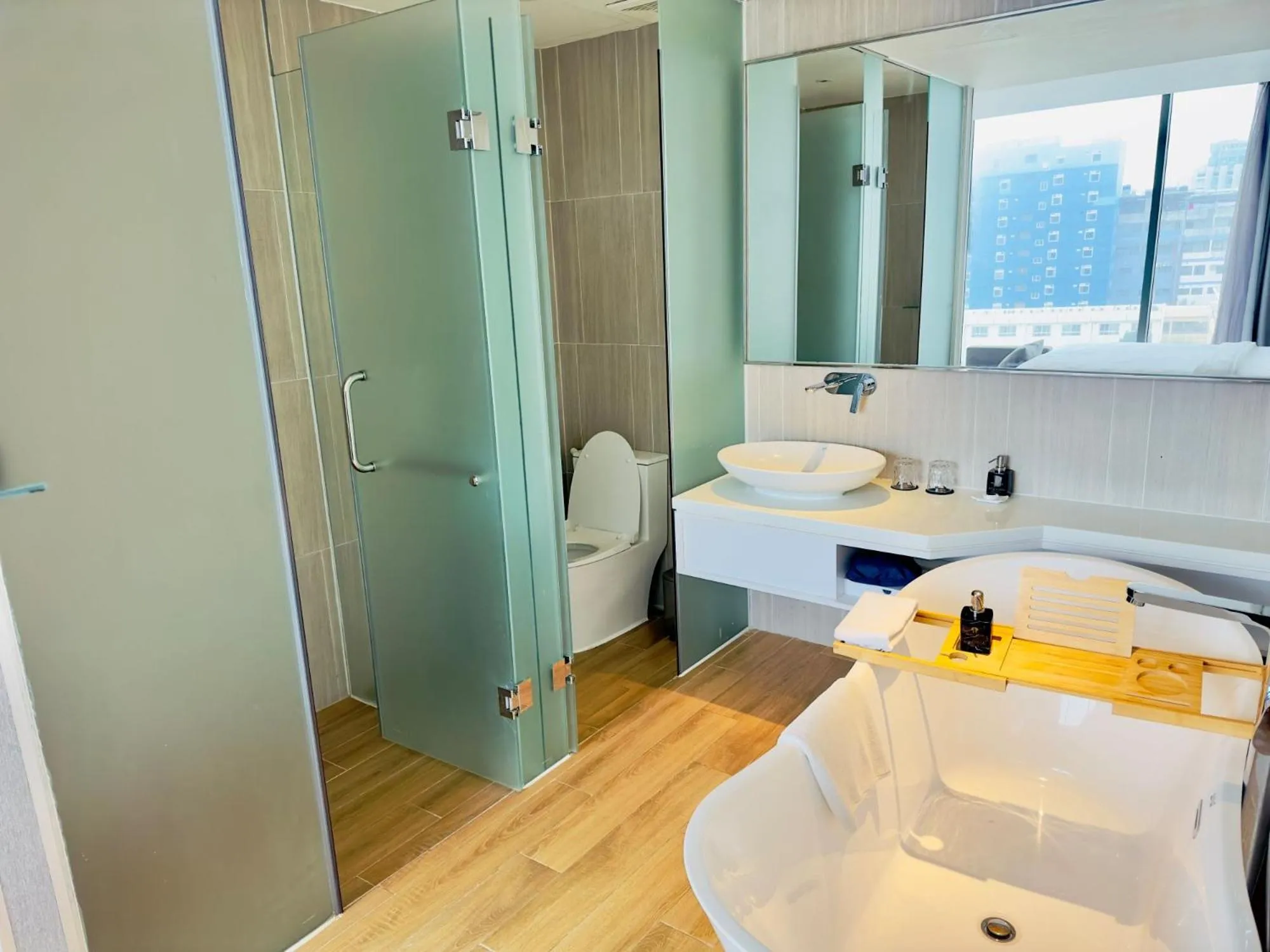 Shower in Premier Pearl Hotel Vung Tau