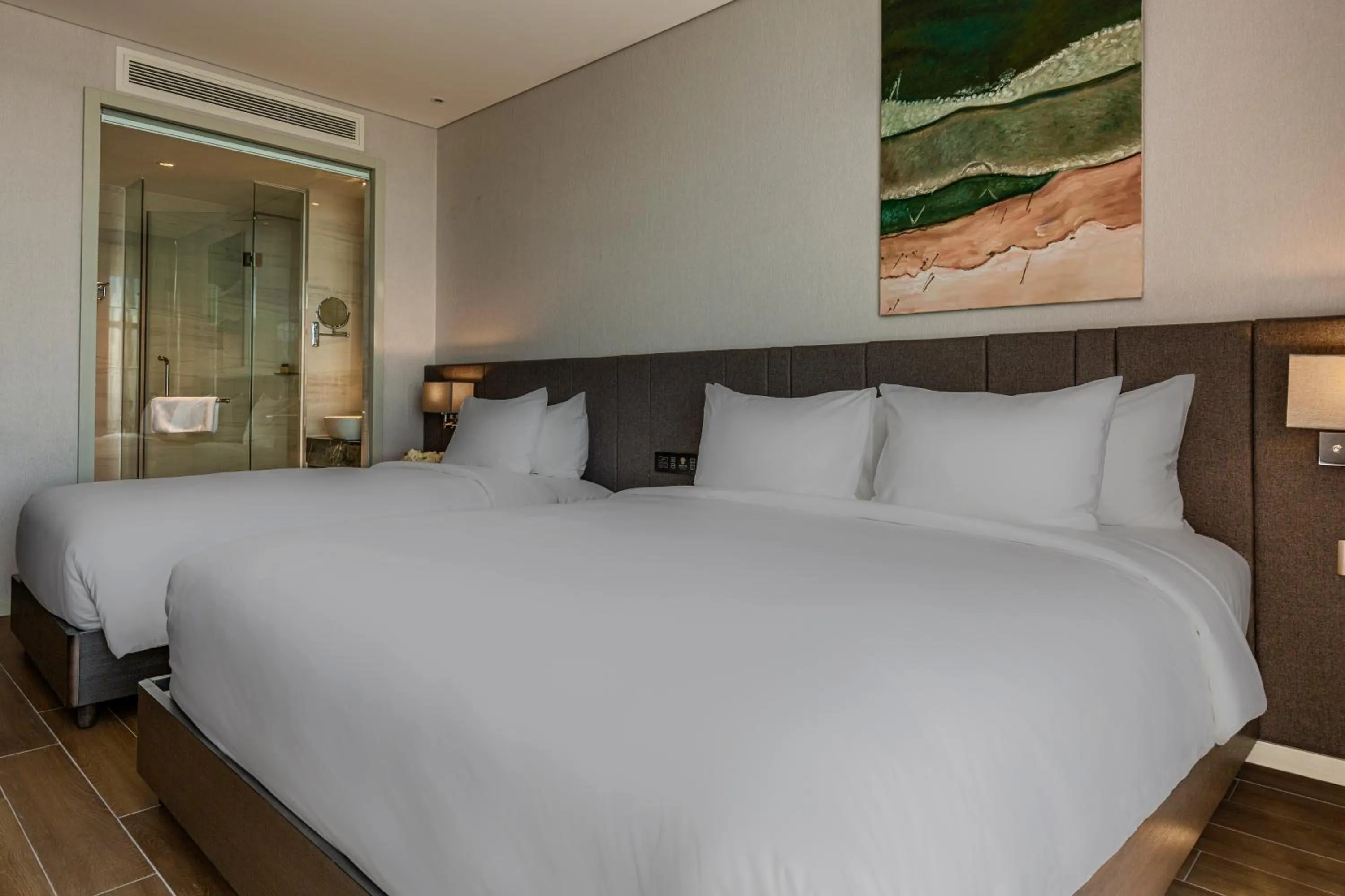 Bed in Premier Pearl Hotel Vung Tau