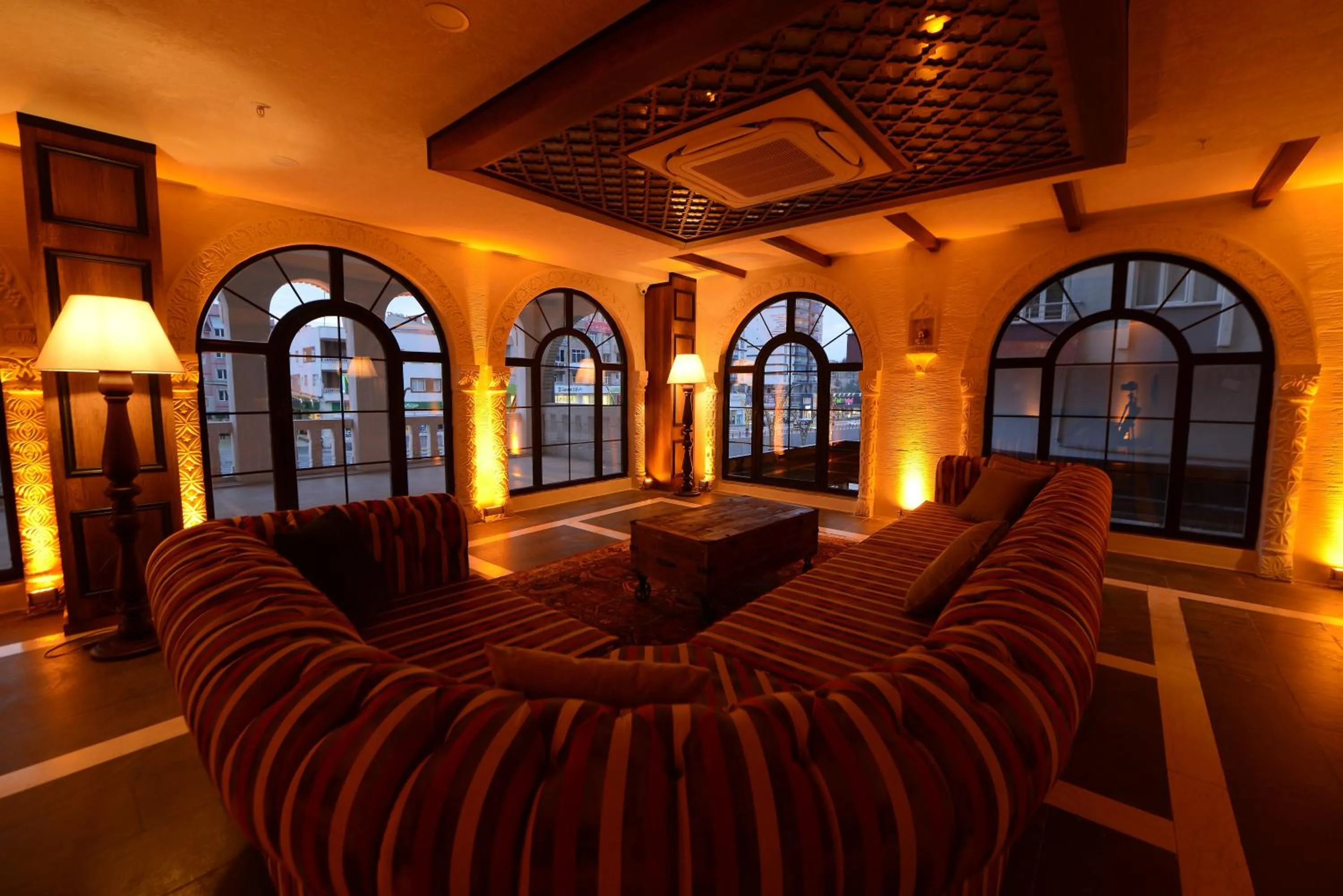 Lounge or bar in RAYMAR HOTELS MARDİN