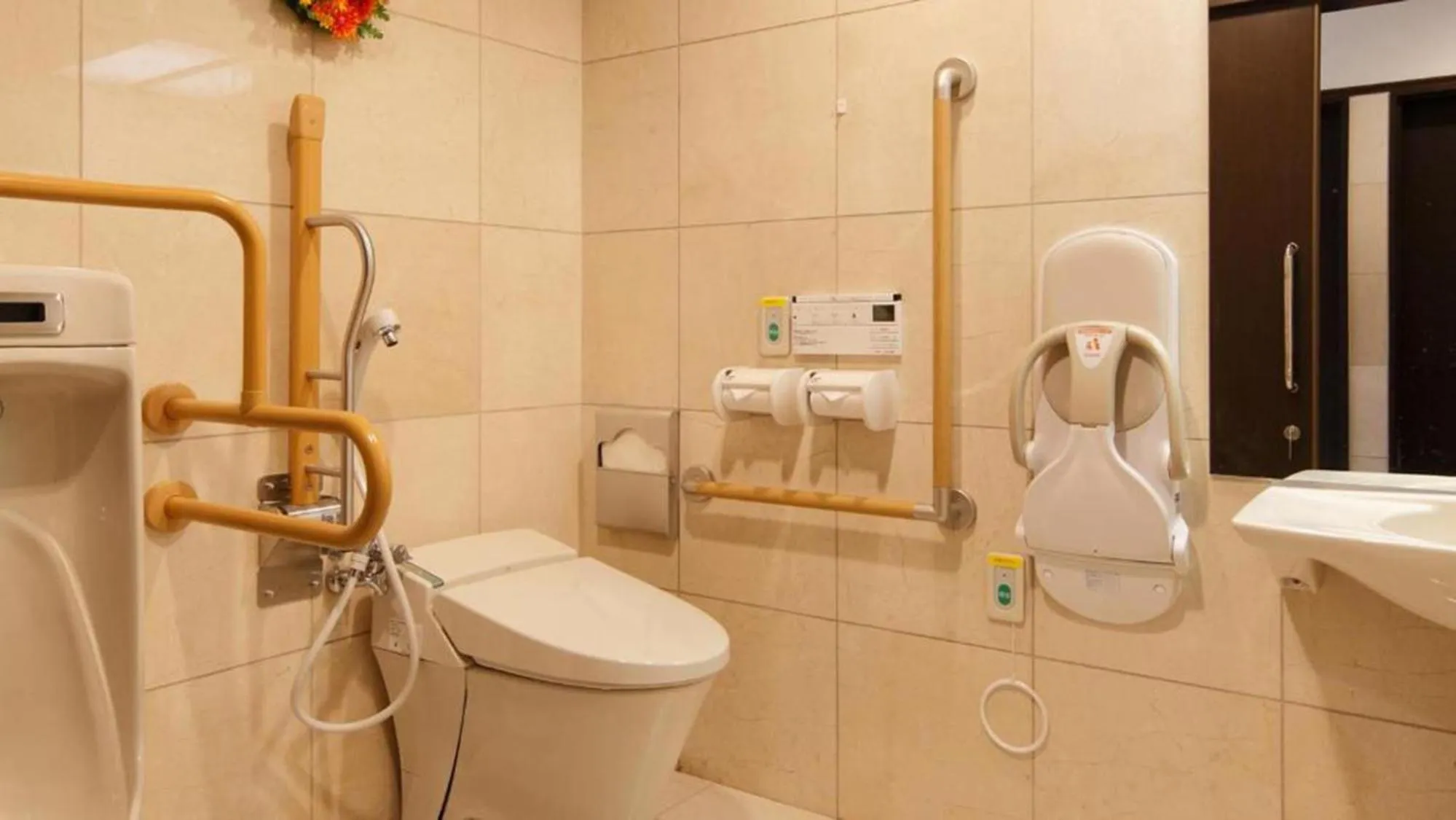 Bathroom in Toyoko Inn Tokyo Shinagawa Konan-guchi Tennozu Isle