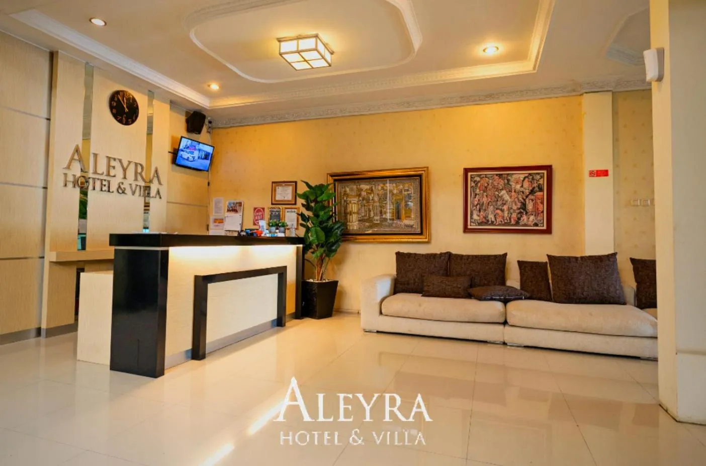 Lobby or reception in Aleyra Hotel and Villa's Garut