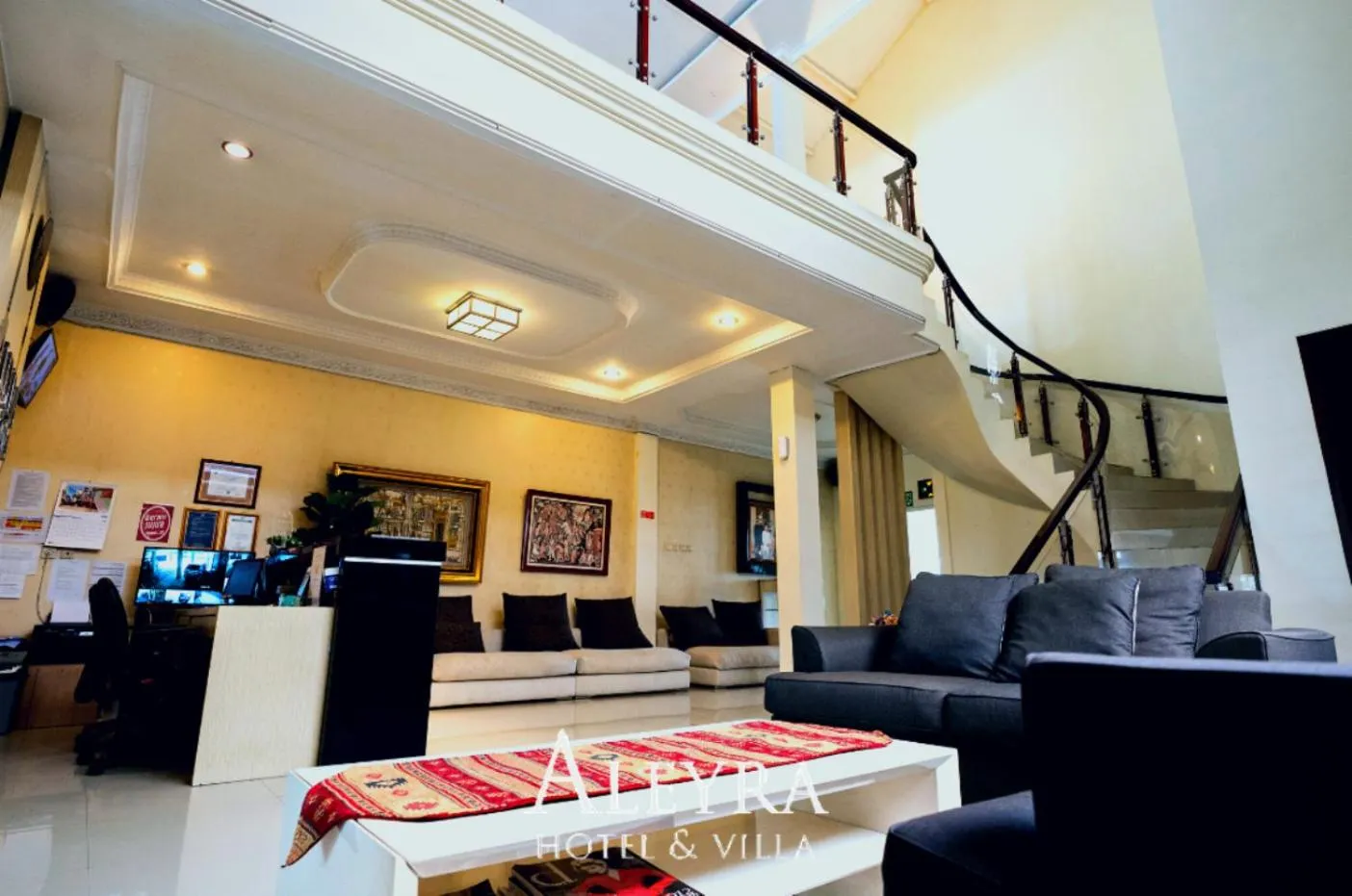 Lobby or reception in Aleyra Hotel and Villa's Garut