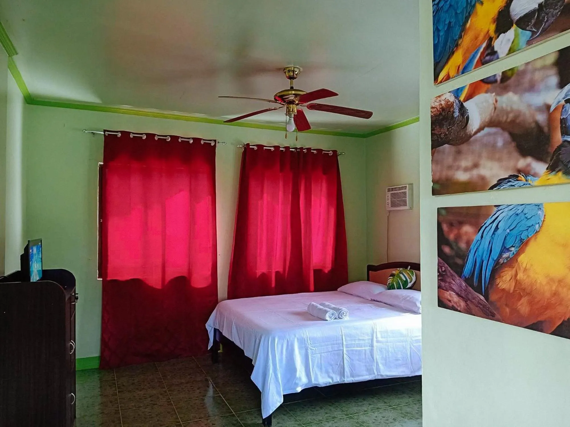 Photo of the whole room, Bed in RedDoorz @ Garcia Hernandez Bohol