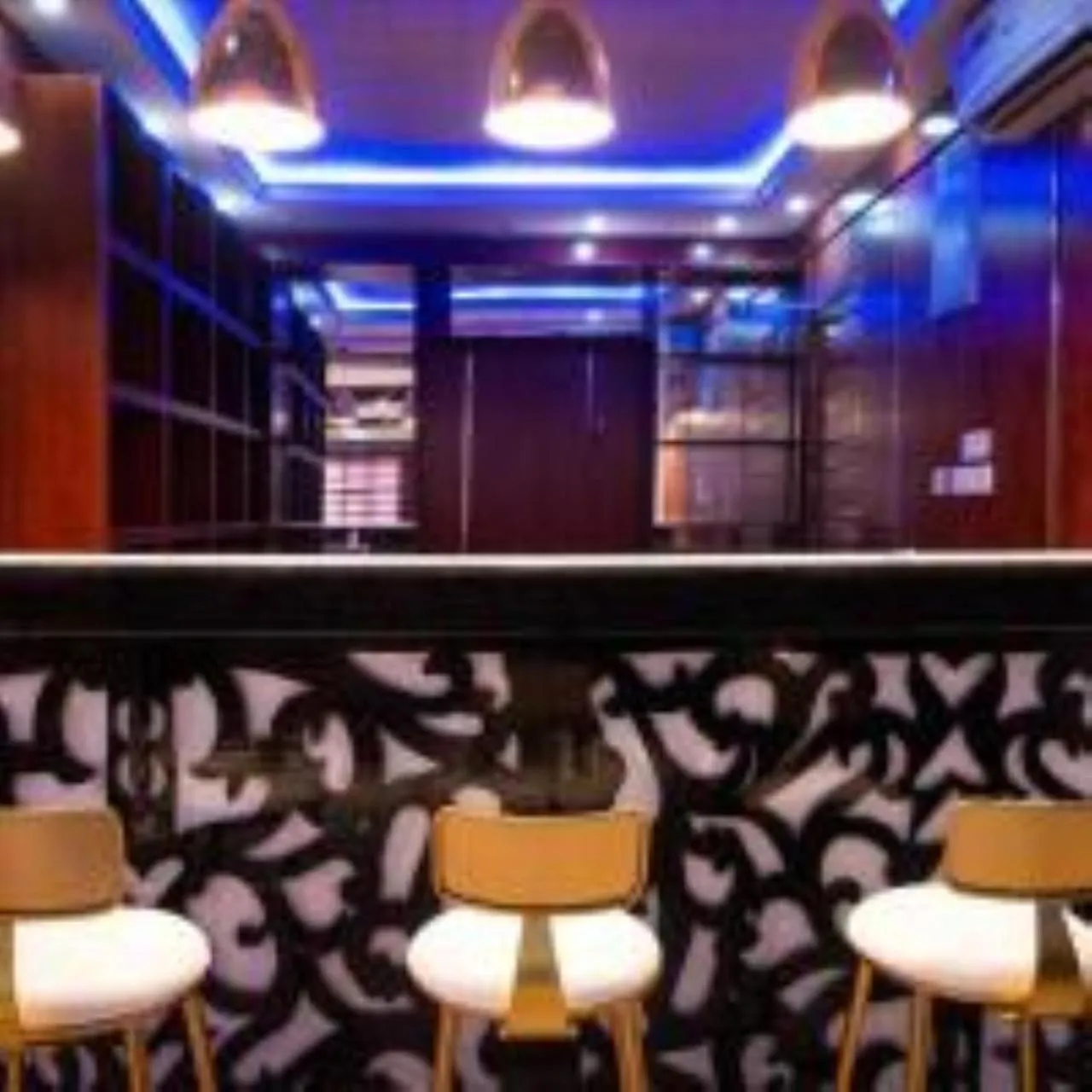 Lounge or bar in Pasadena Suites