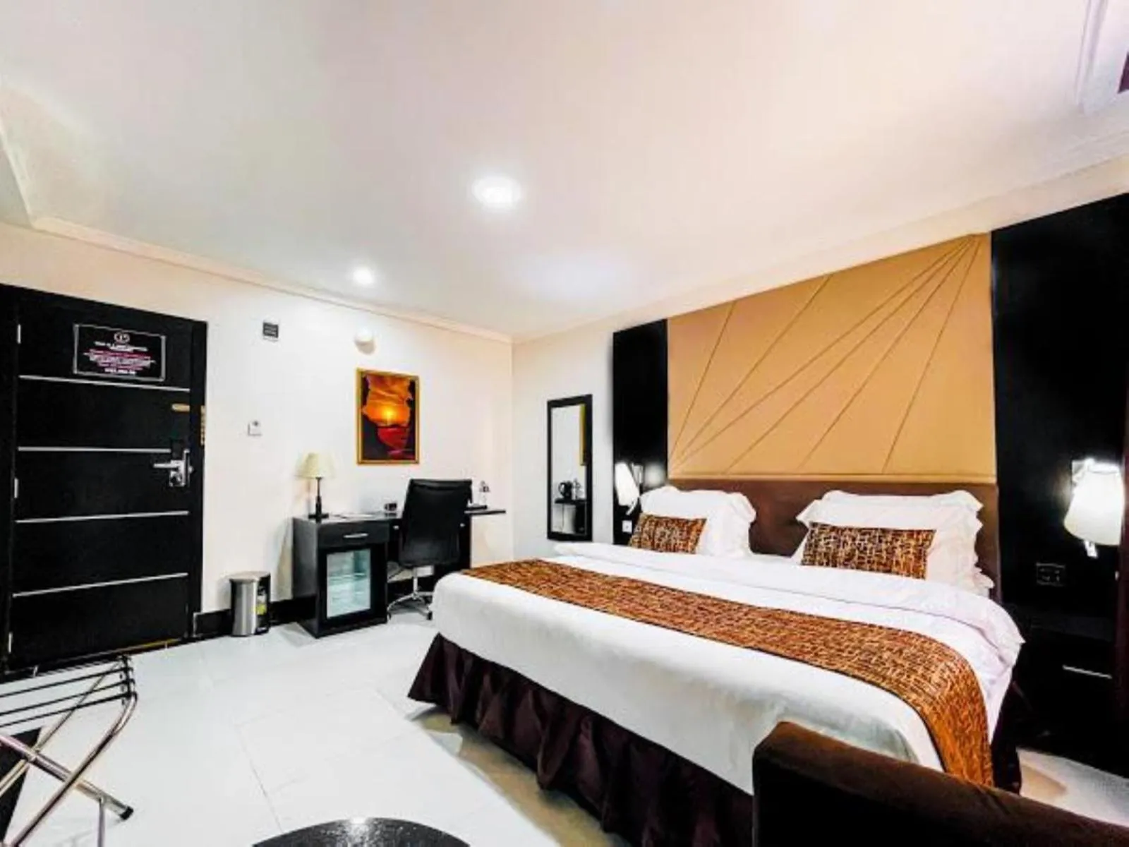 Bed in Pasadena Suites