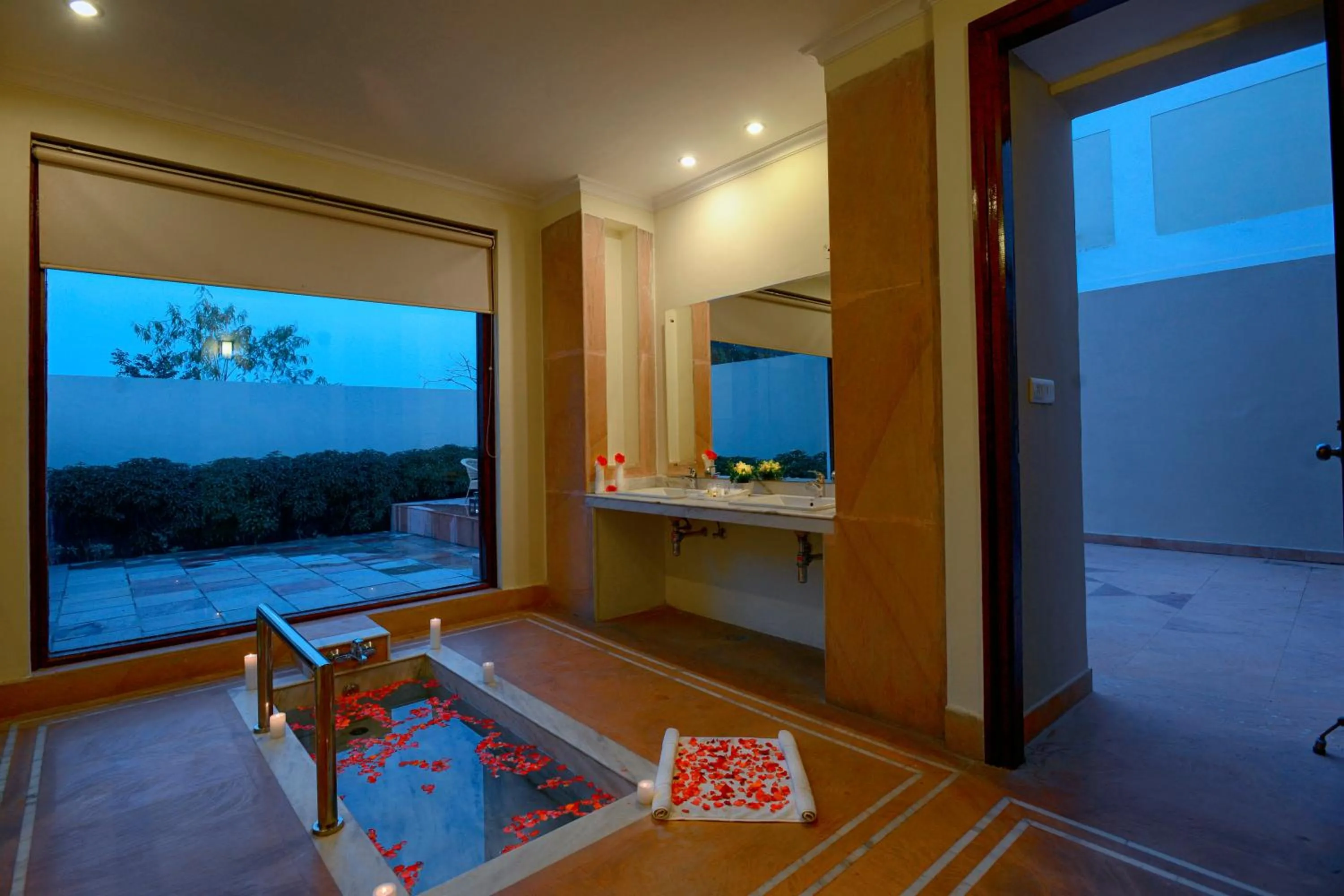 Hot Spring Bath in Achrol Niwas A TreeHouse Hotel