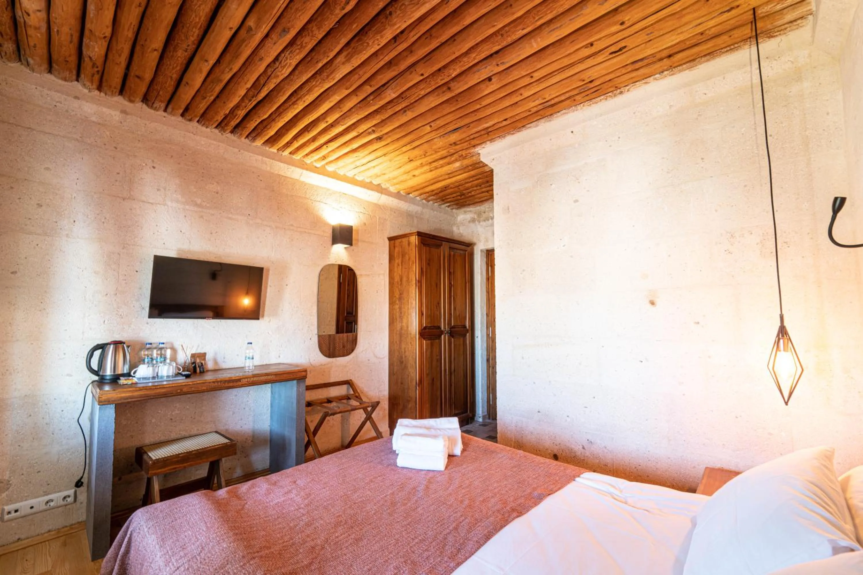 Photo of the whole room, Bed in Alice in Cappadocia