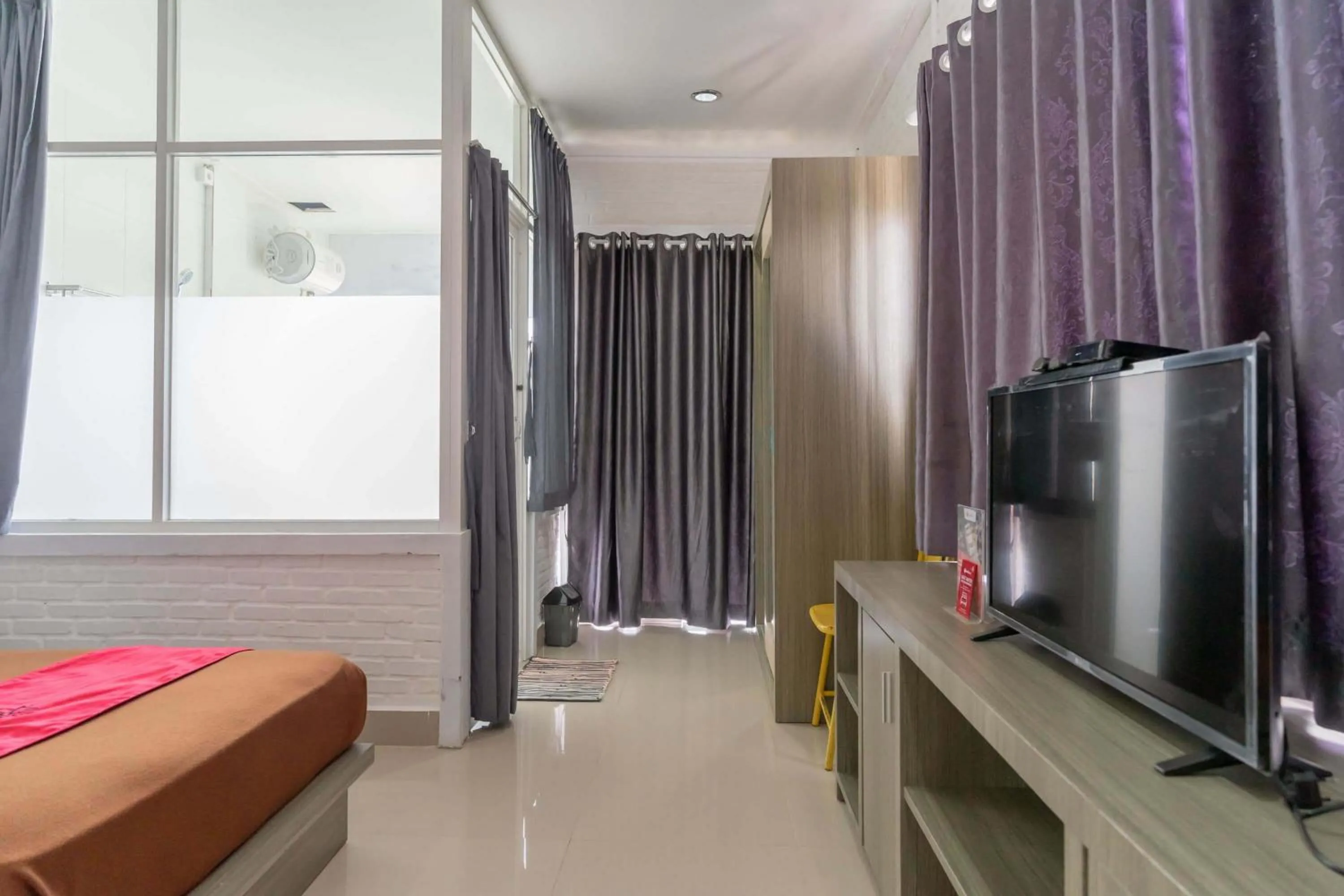 Bedroom, Bed in RedDoorz Plus @ Vantas Hotel Parbaba