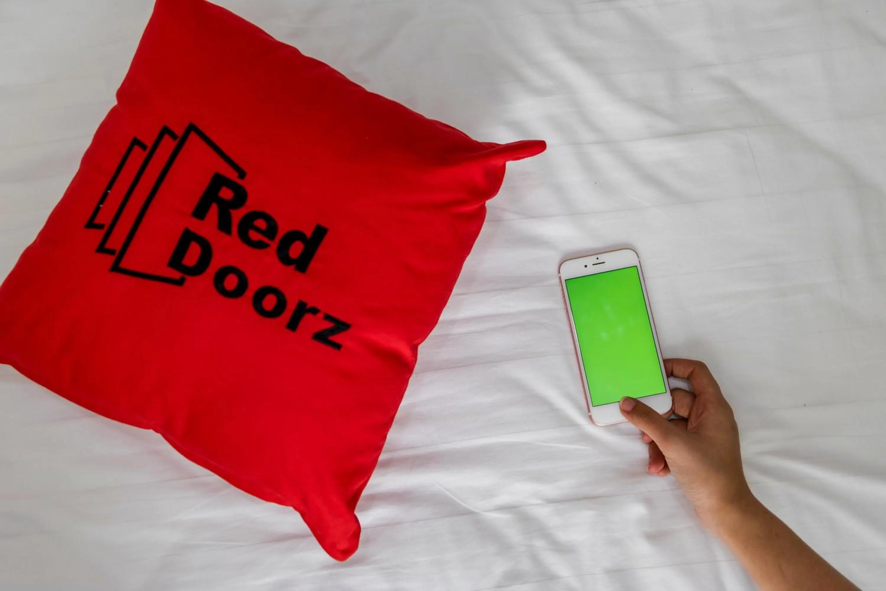 Bed in RedDoorz Plus @ Vantas Hotel Parbaba