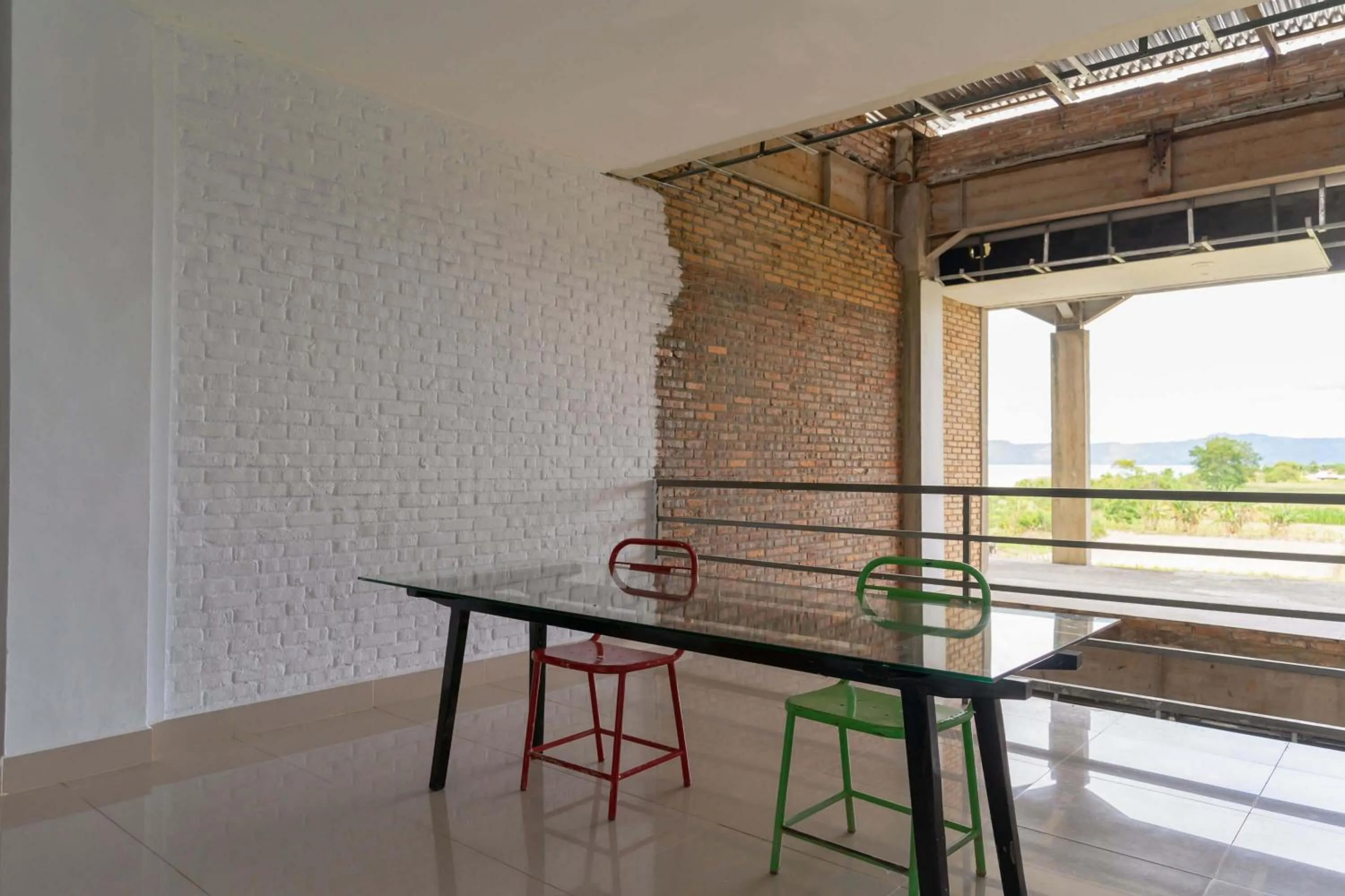 Seating area in RedDoorz Plus @ Vantas Hotel Parbaba