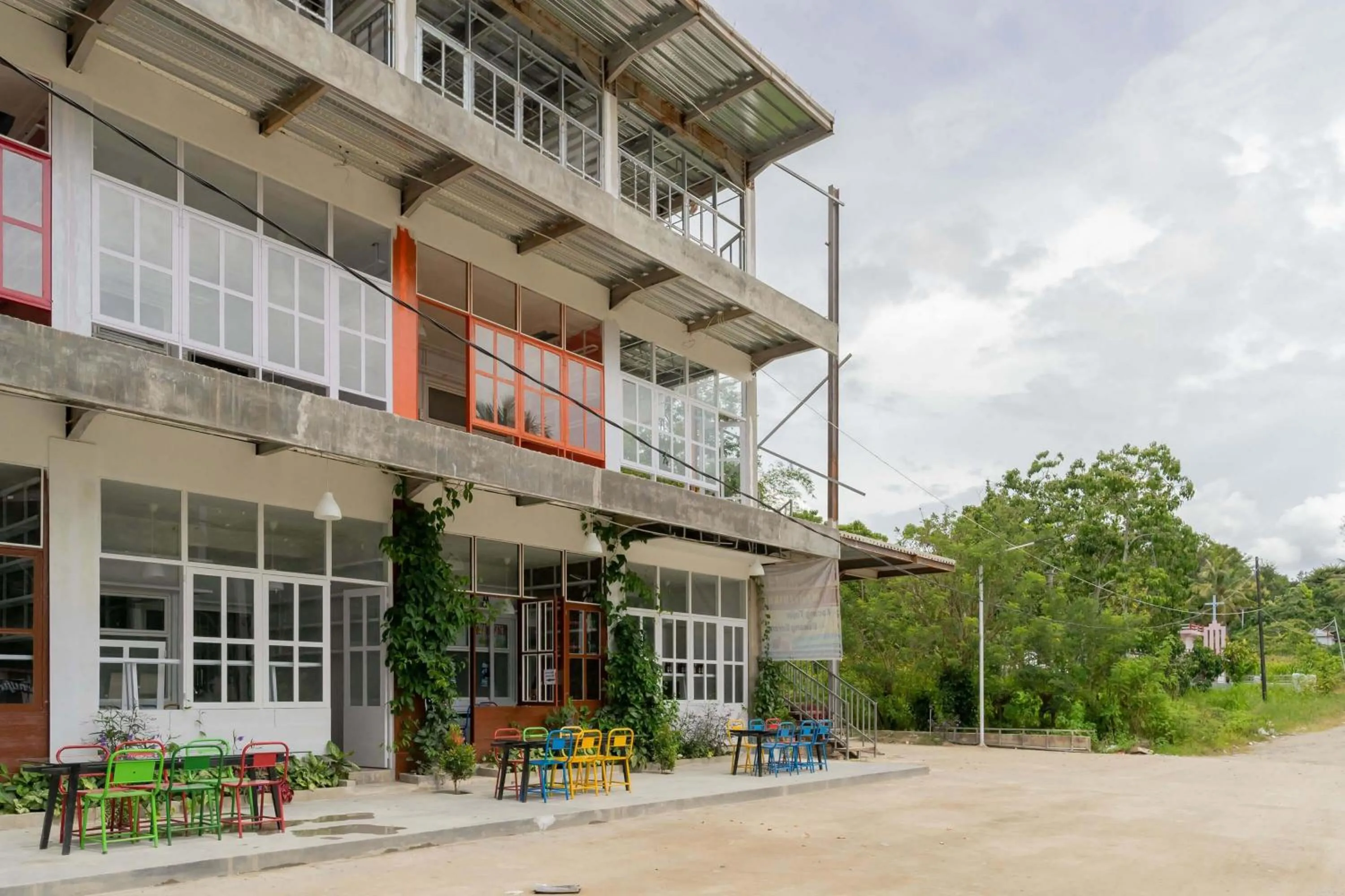 Facade/entrance in RedDoorz Plus @ Vantas Hotel Parbaba