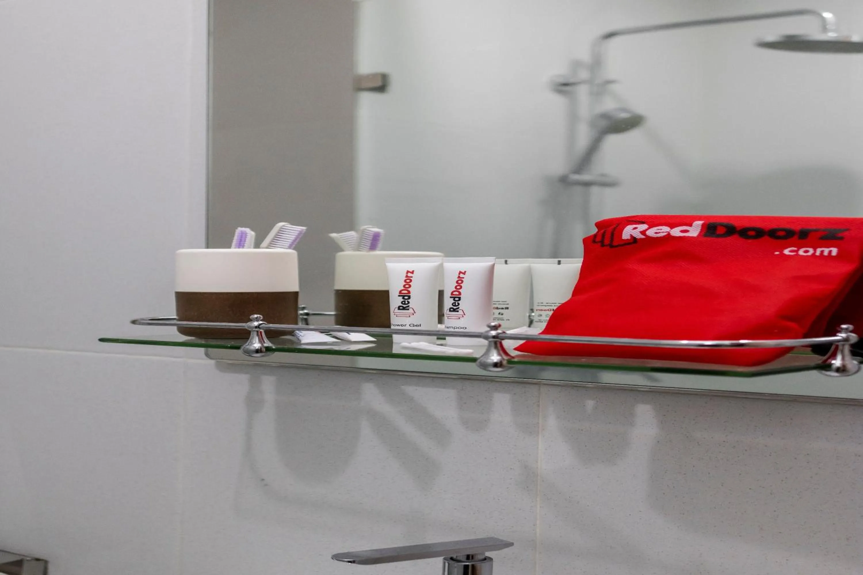 RedDoorz Plus @ Vantas Hotel Parbaba