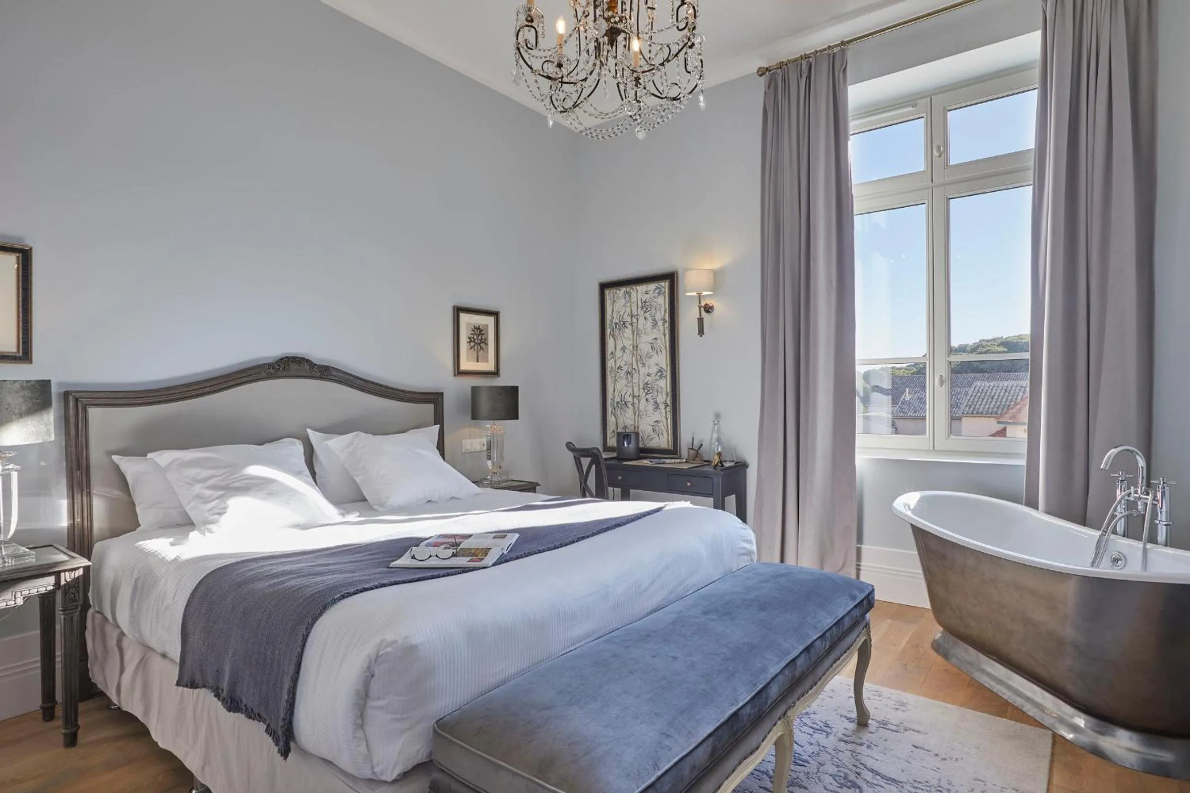 Bedroom, Bed in Château Capitoul