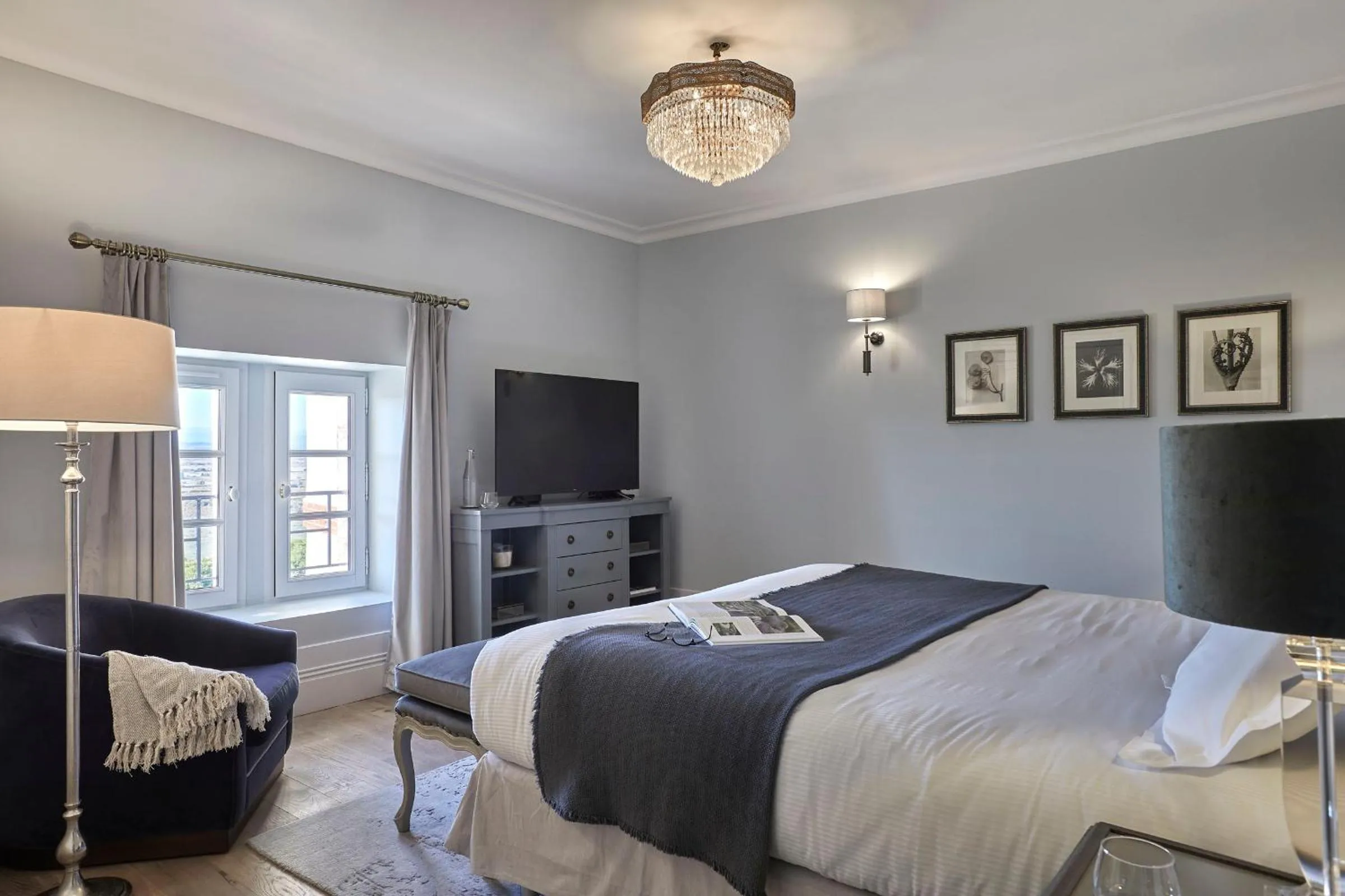 Bedroom, Bed in Château Capitoul