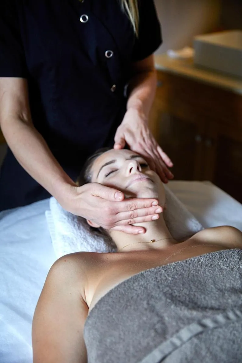 Spa and wellness centre/facilities in Château Capitoul