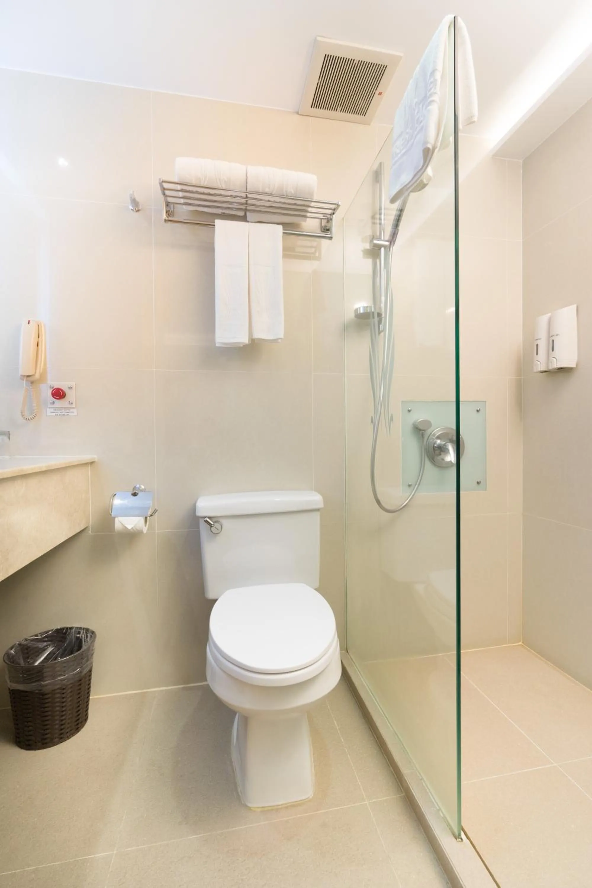 Bathroom in Empress Hotel Ho Chi Minh City