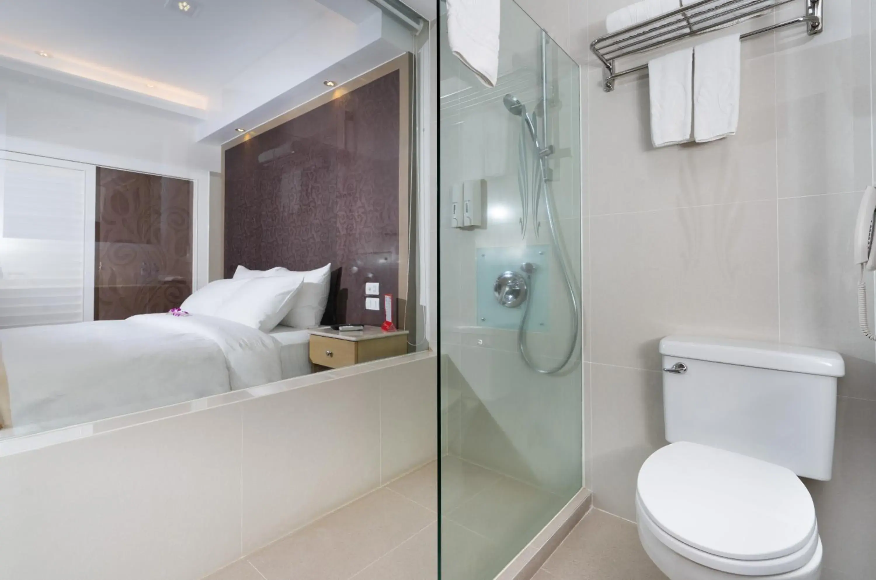 Club Double or Twin Room - single occupancy in Empress Hotel Ho Chi Minh City Club Double or Twin Room - single occupancy in Empress Hotel Ho Chi Minh City