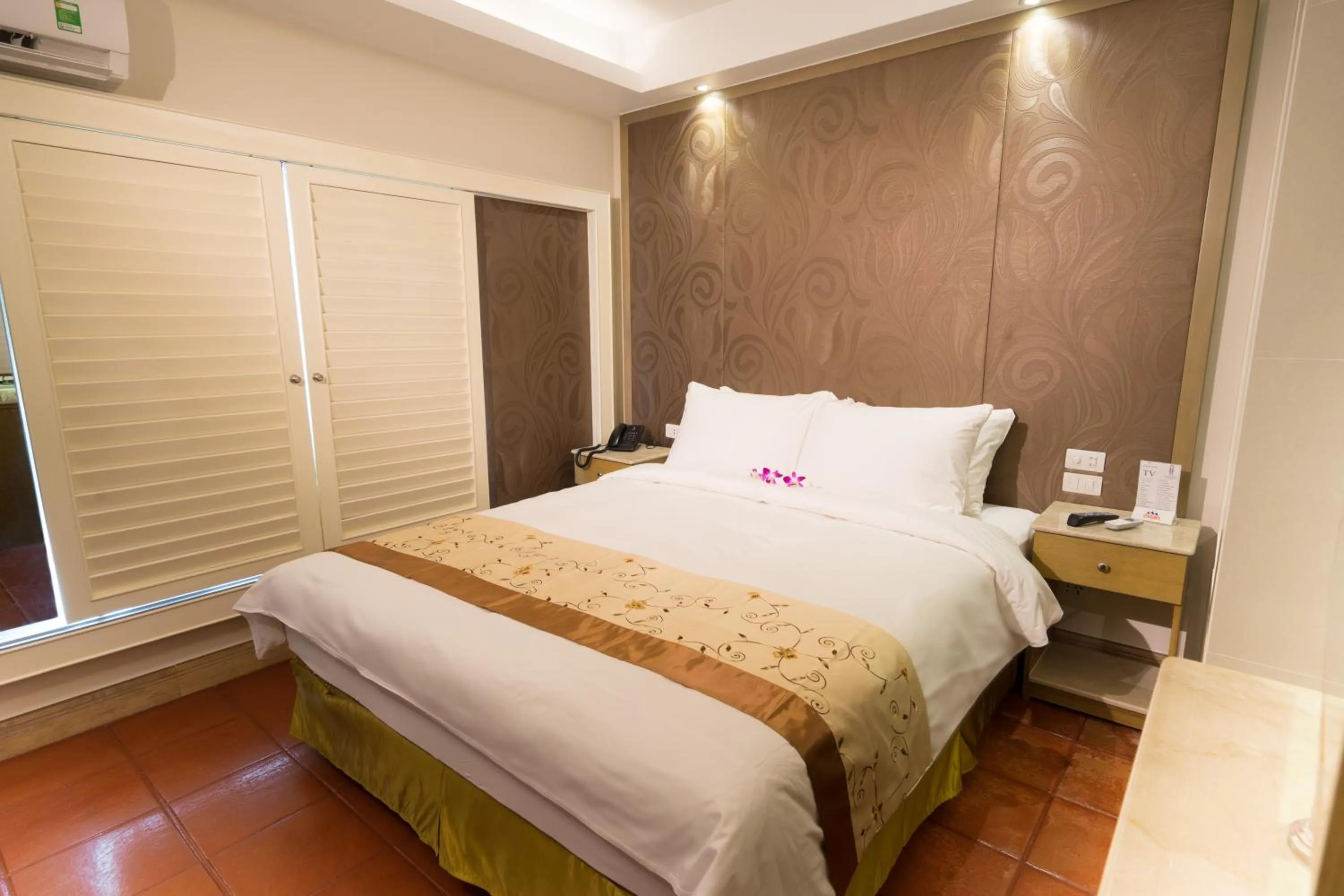 Bedroom, Bed in Empress Hotel Ho Chi Minh City