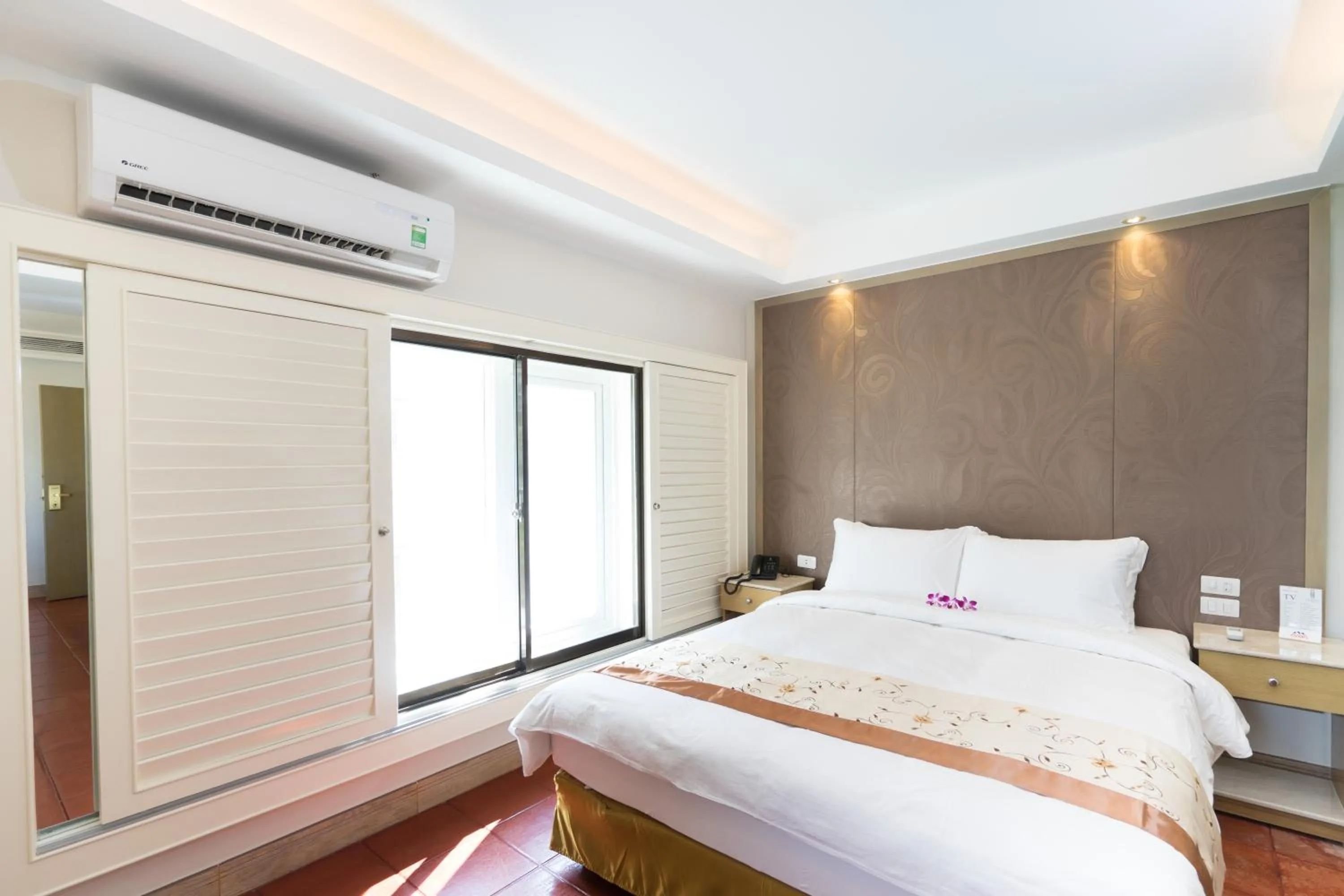 Bedroom, Bed in Empress Hotel Ho Chi Minh City