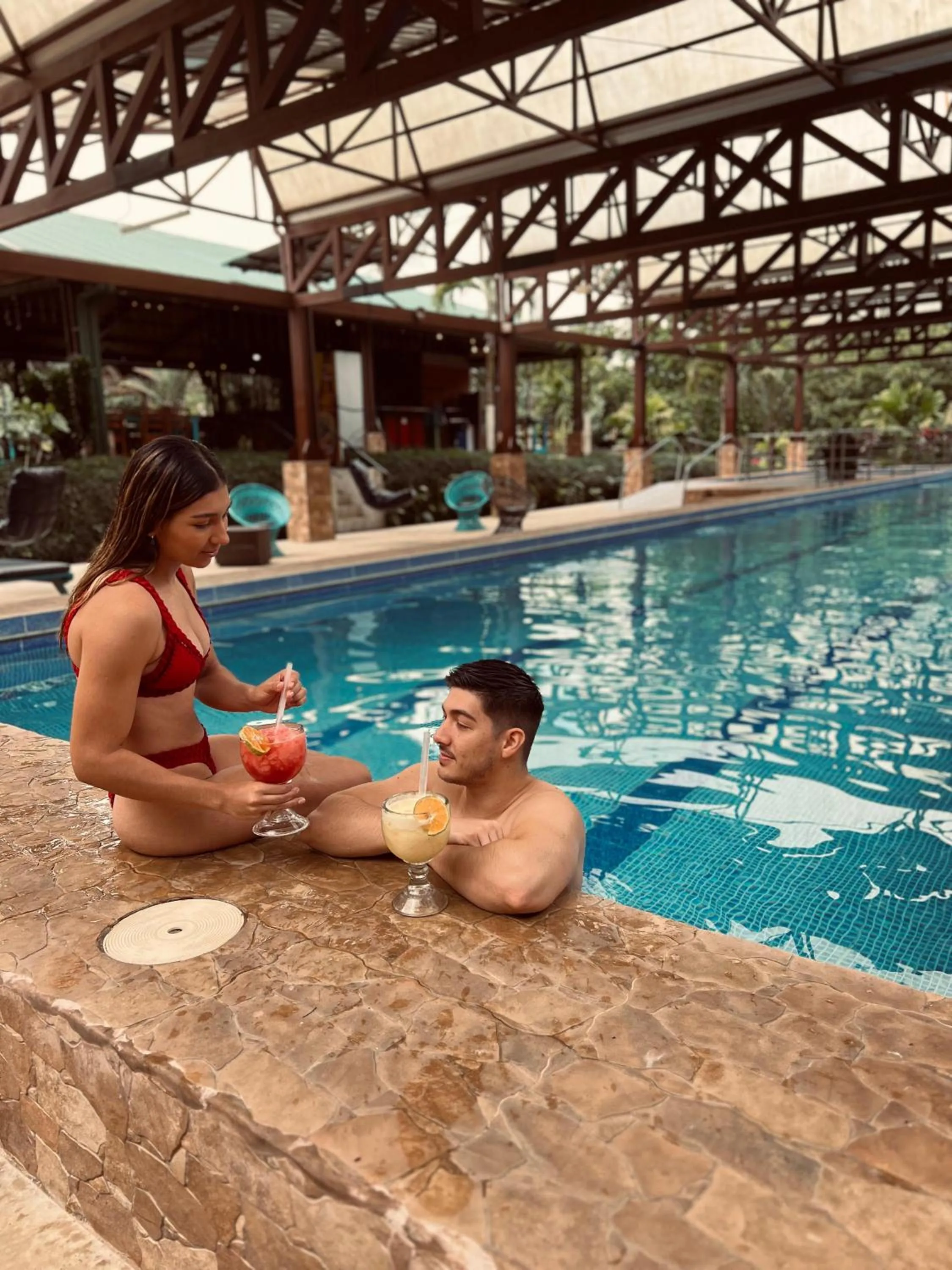 People in Ávita Lodge