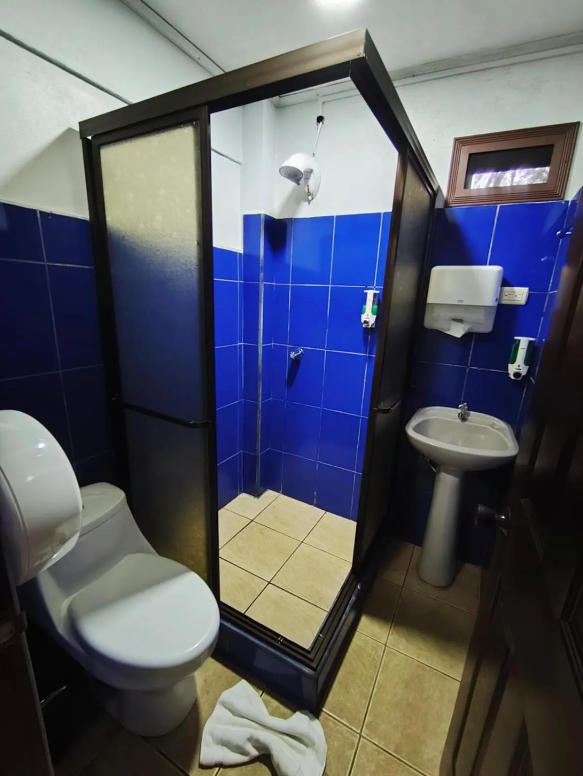 Bathroom in Ávita Lodge