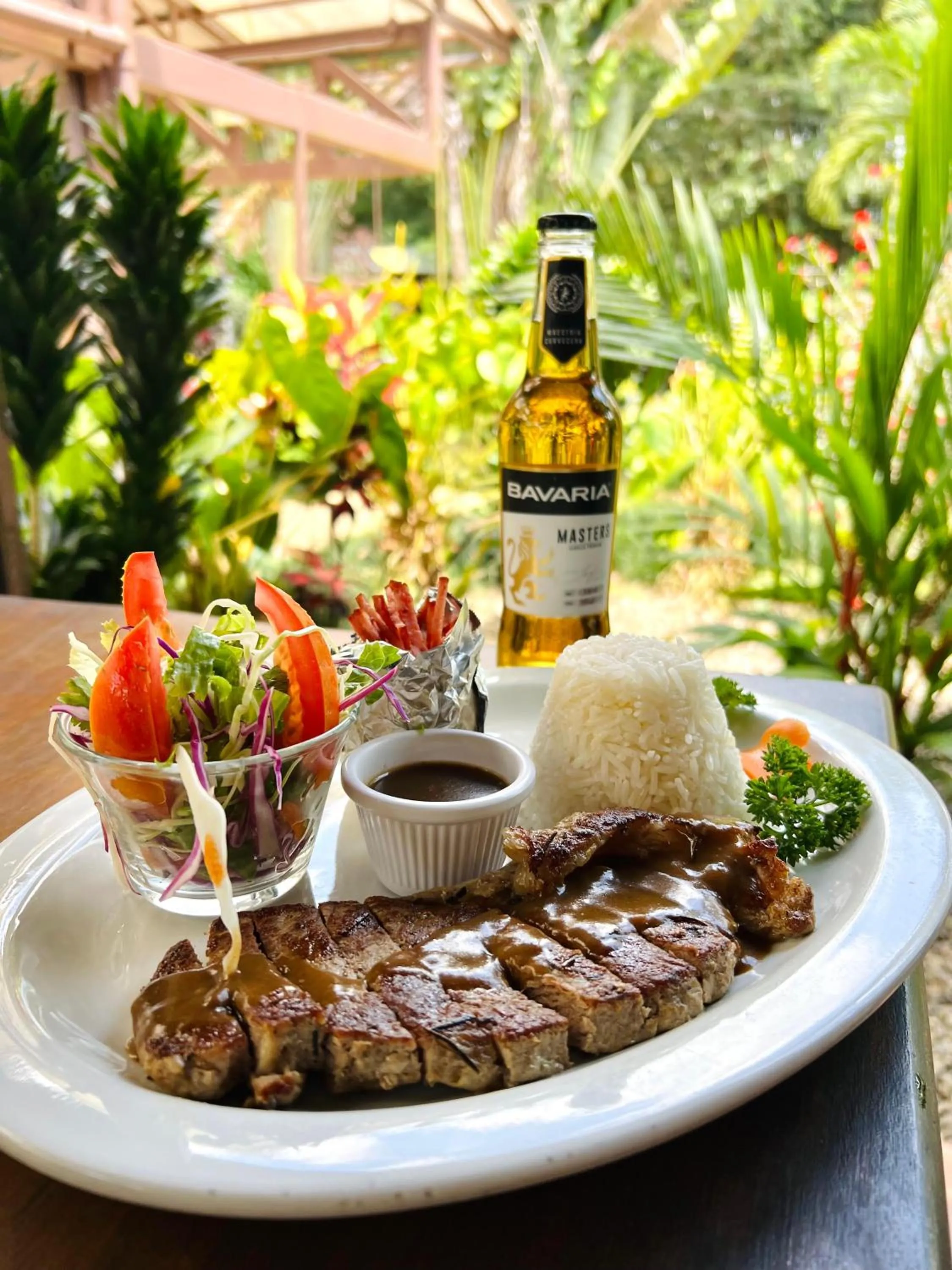 Restaurant/places to eat in Ávita Lodge