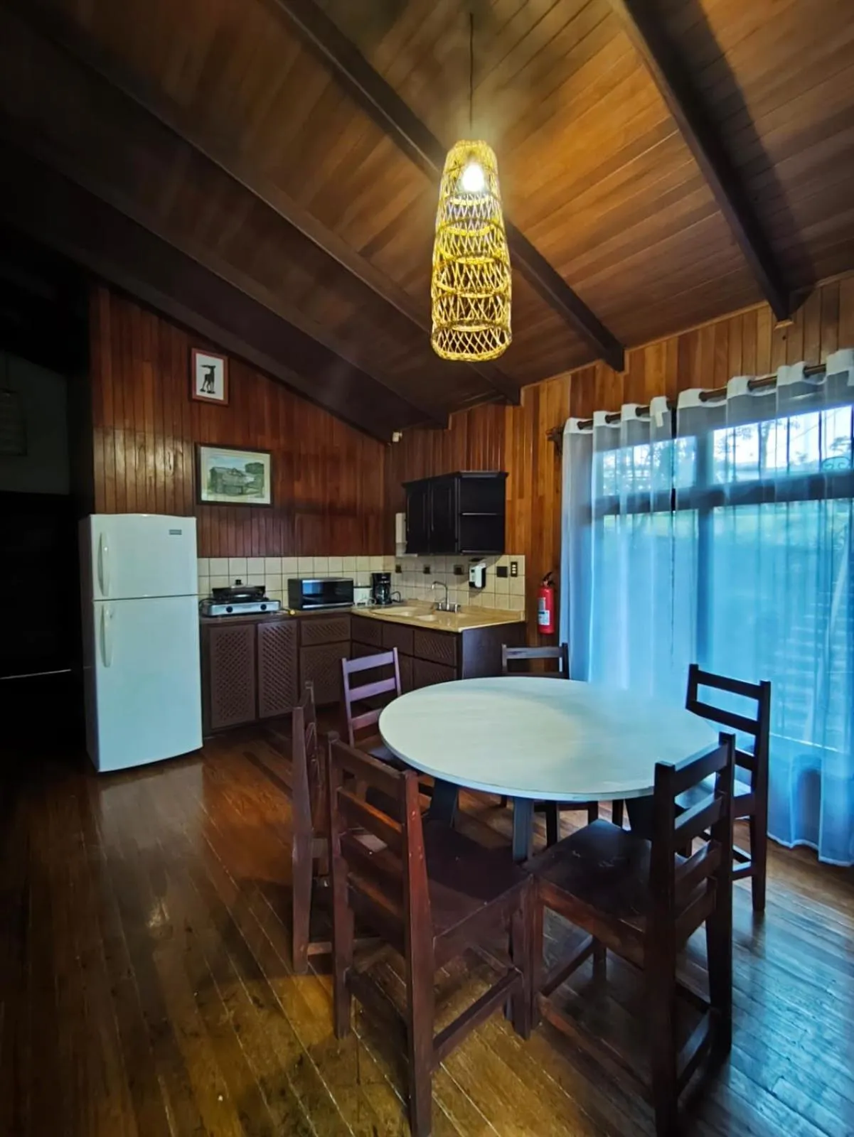 kitchen in Ávita Lodge