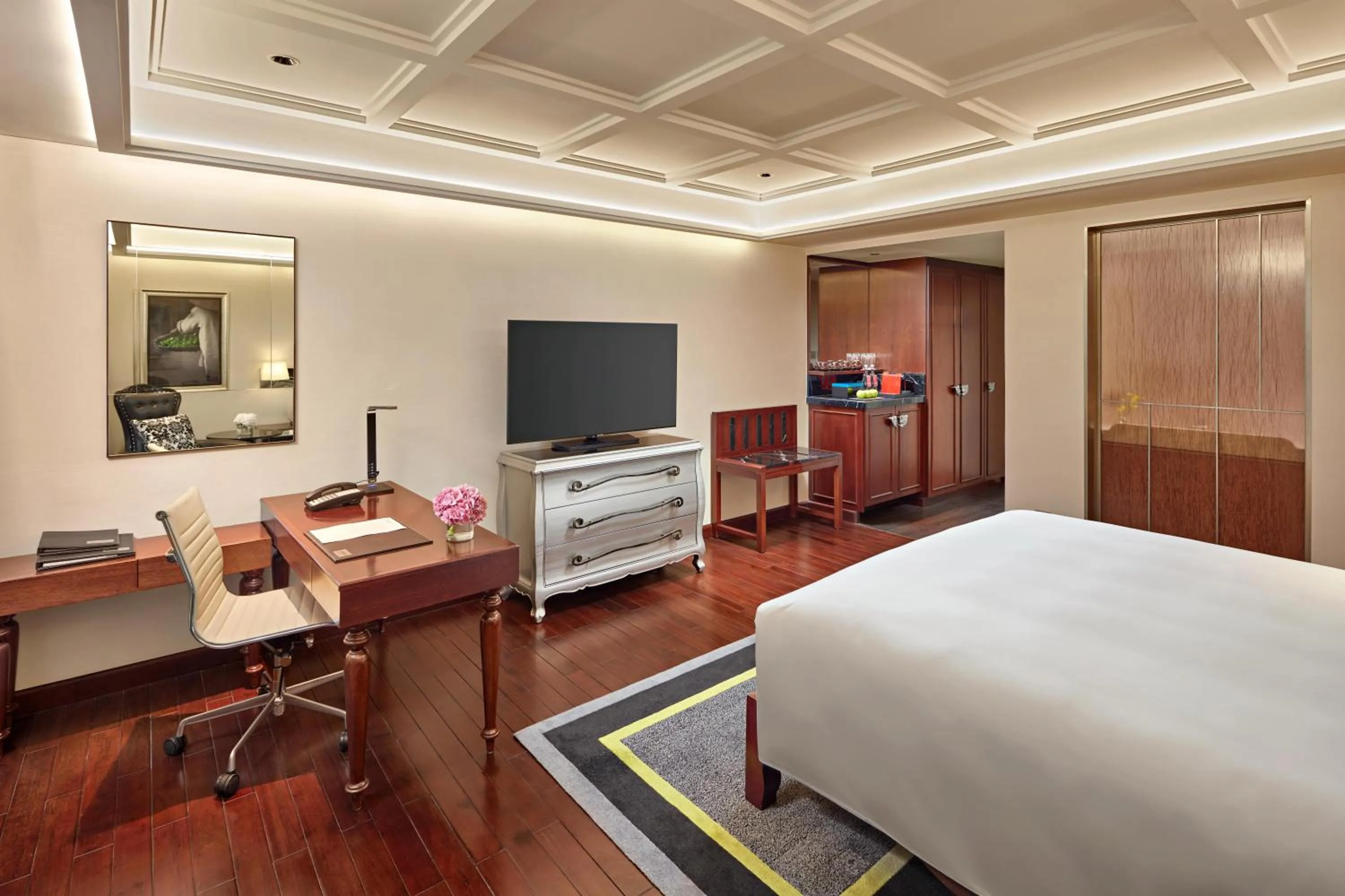 Bed in Mövenpick Hotel Hanoi Centre