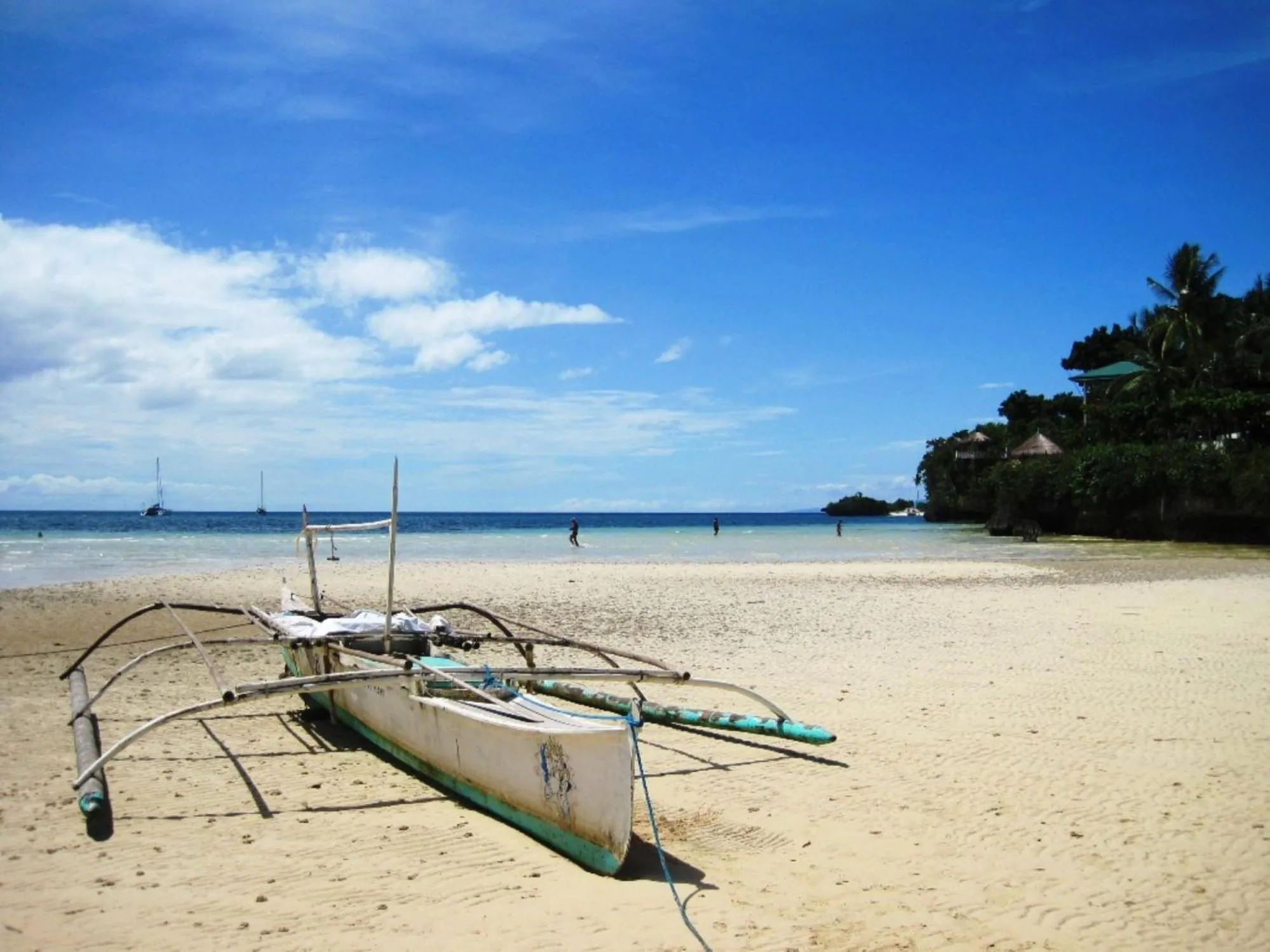 Beach in RedDoorz at Homa Resort Hotel