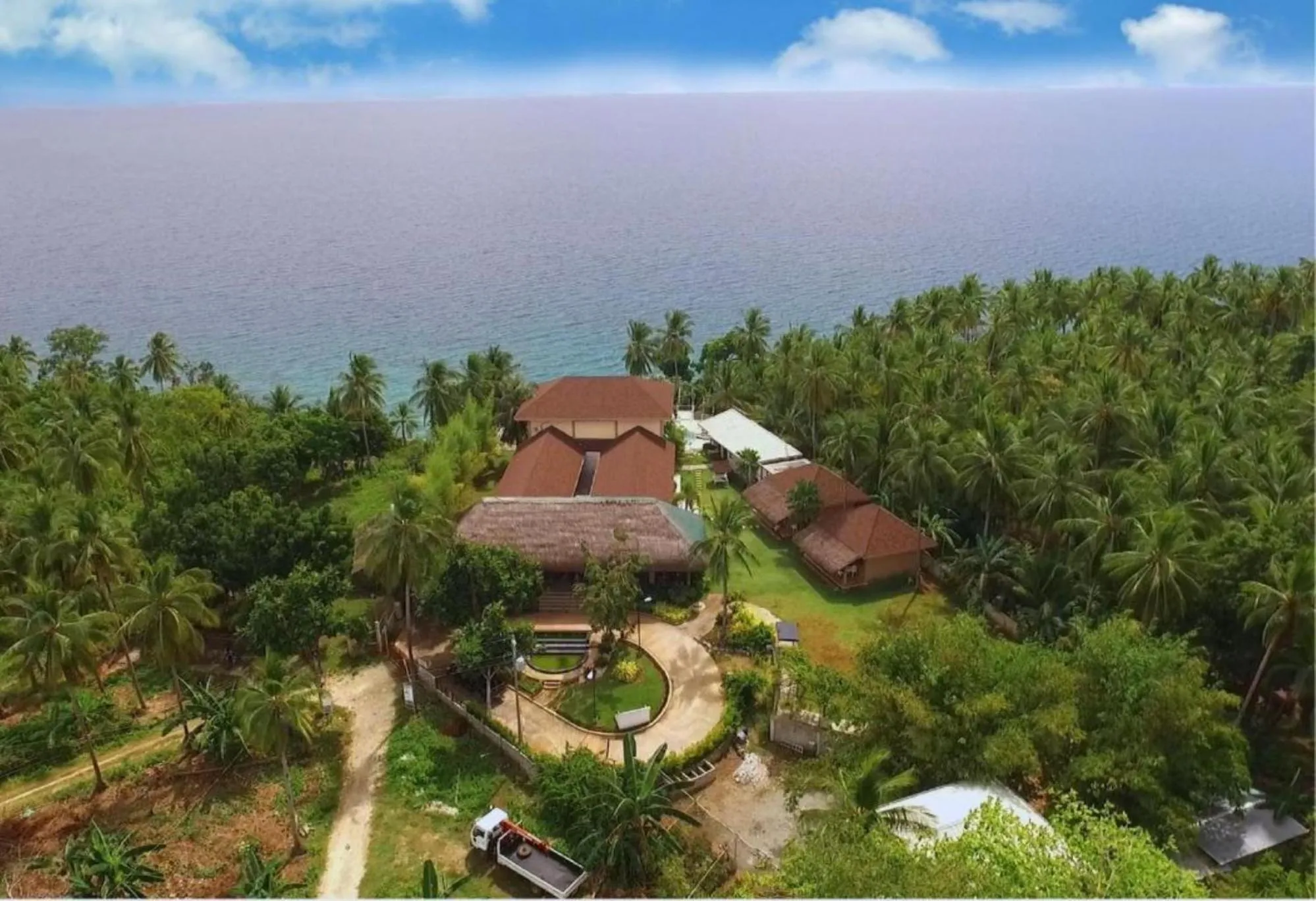 Property building in RedDoorz at Homa Resort Hotel