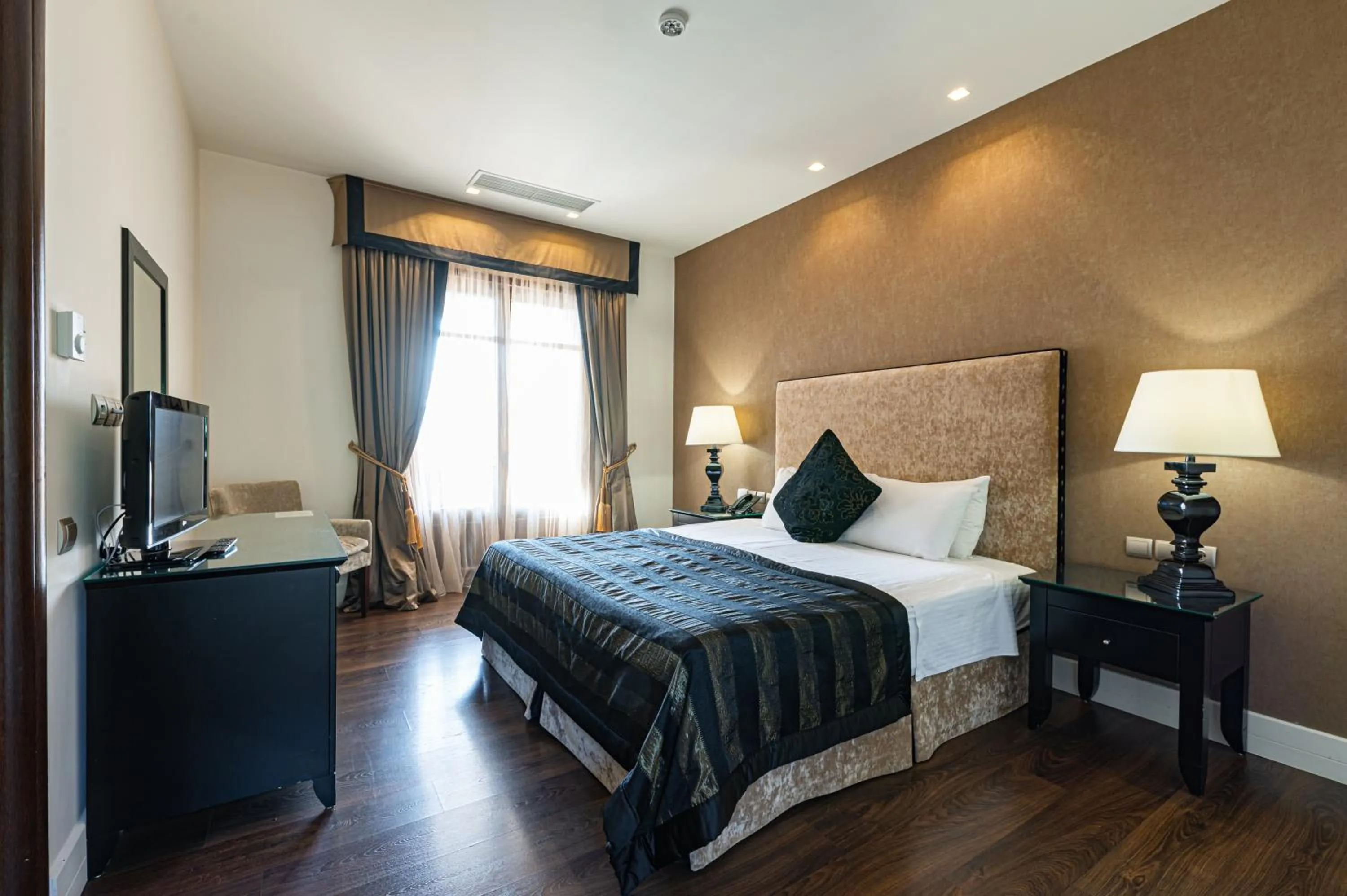 Bedroom, Bed in Nymfasia Resort