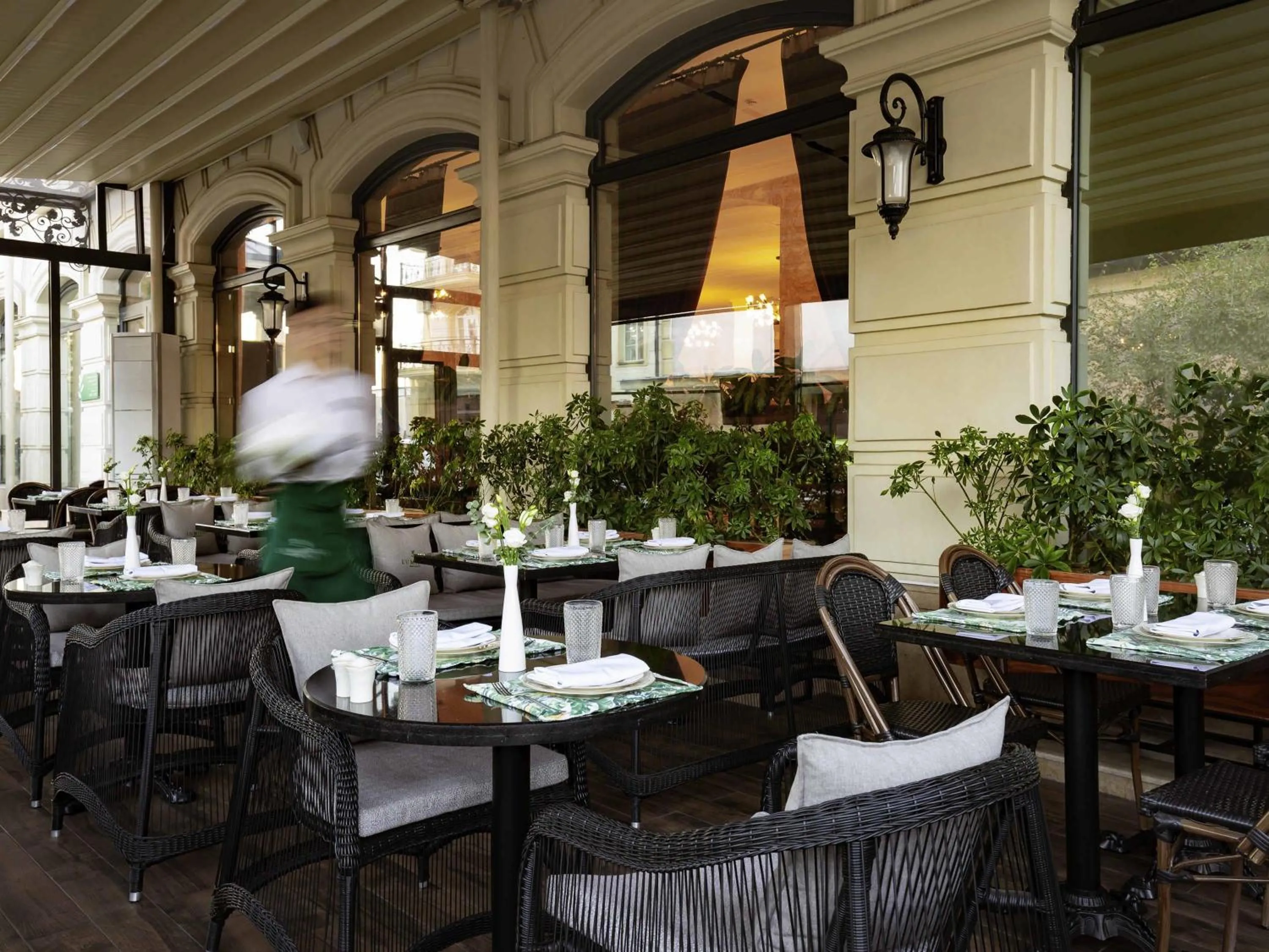 Restaurant/places to eat in Mercure Tashkent South