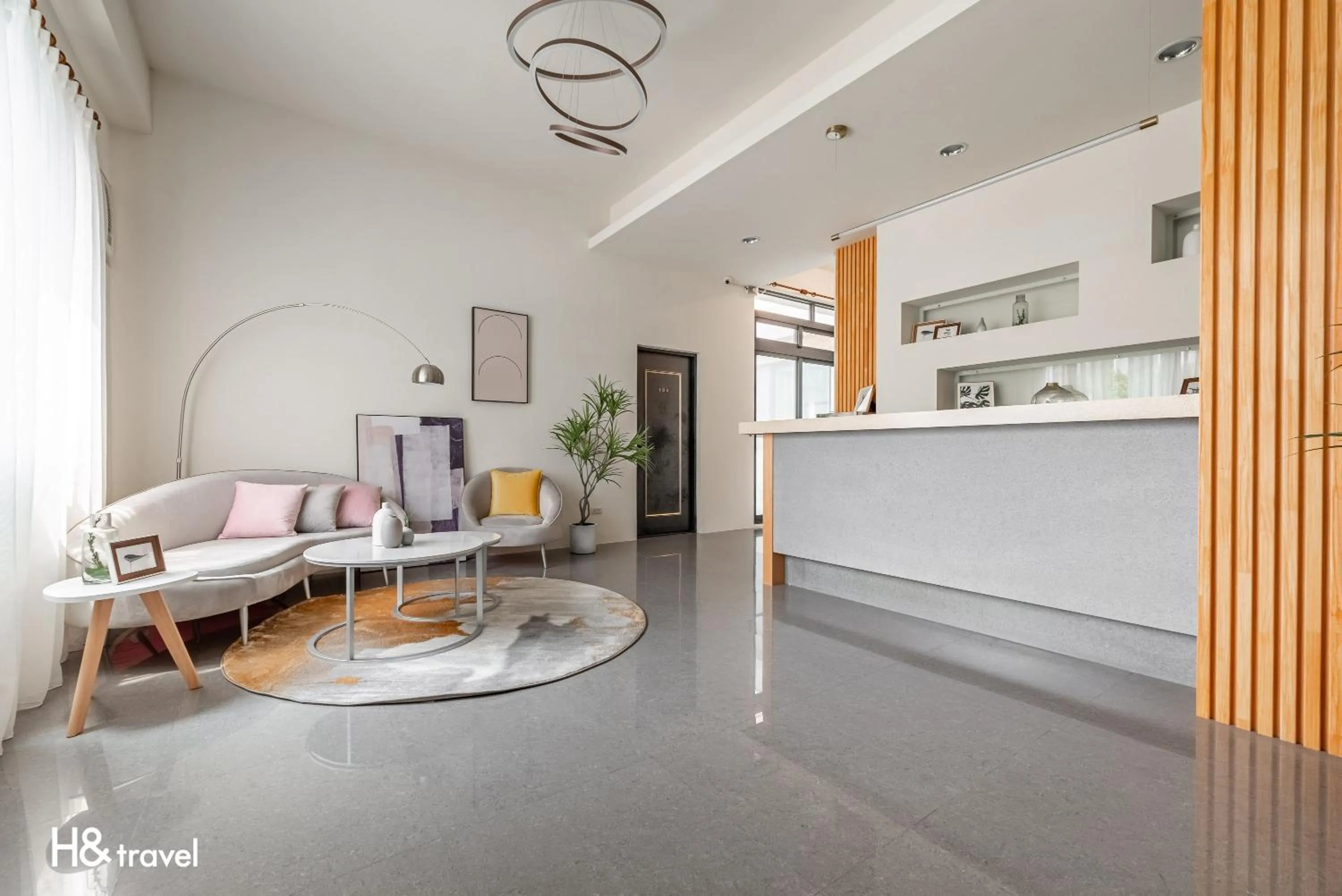 Communal lounge/ TV room in Taitung Feng Lin Resort Hotel